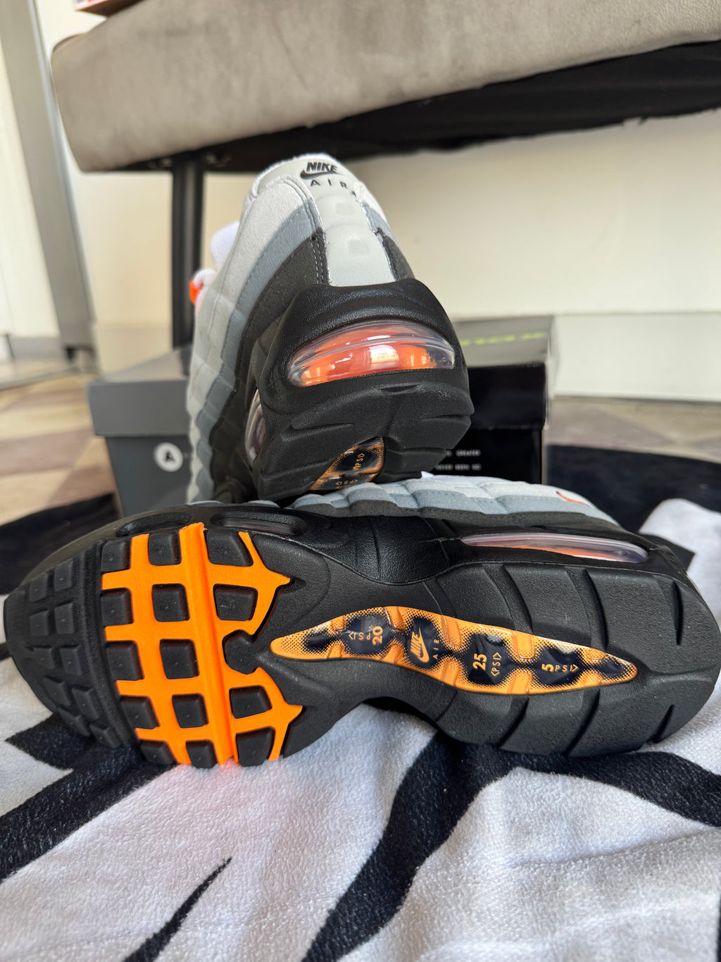 Nike Air Max 95 OG Big Bubble Bright Mandarin 2025 (Taille 43)