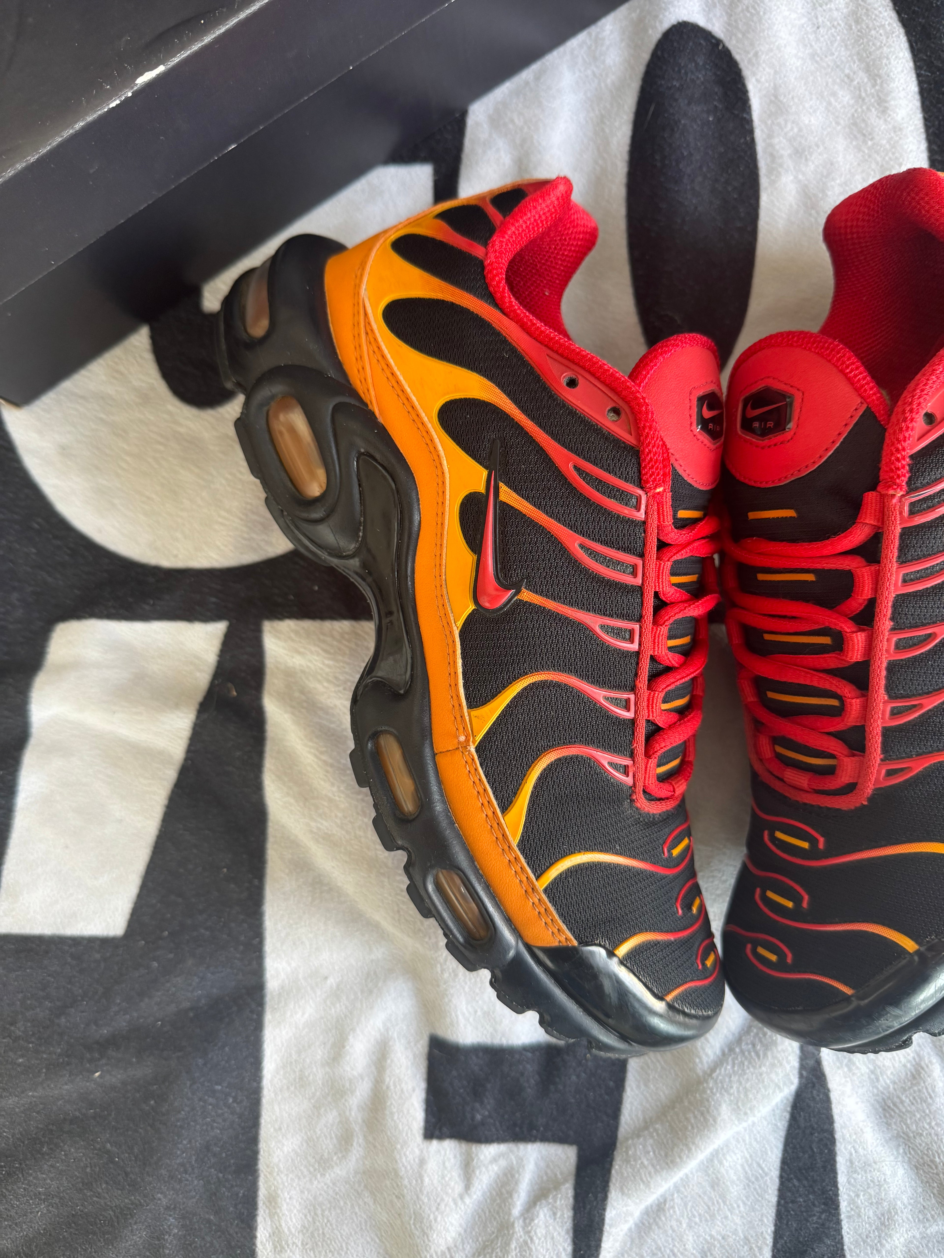 Nike Air Max Plus Volcano (Taille 40)
