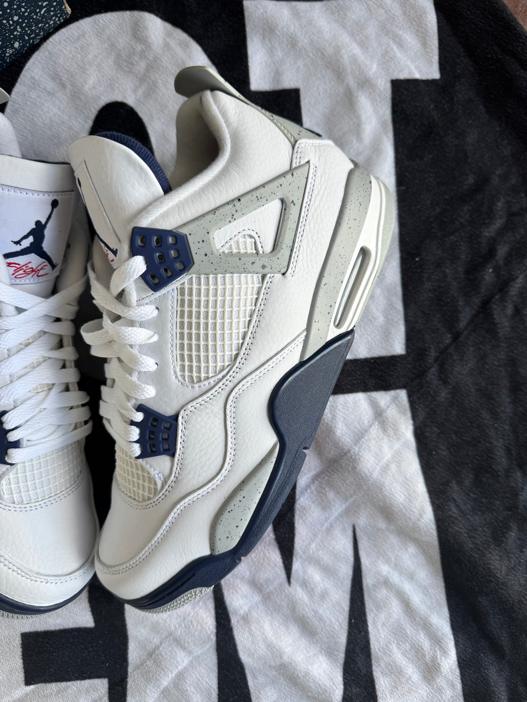 Jordan 4 Retro Midnight Navy (Taille 44.5)