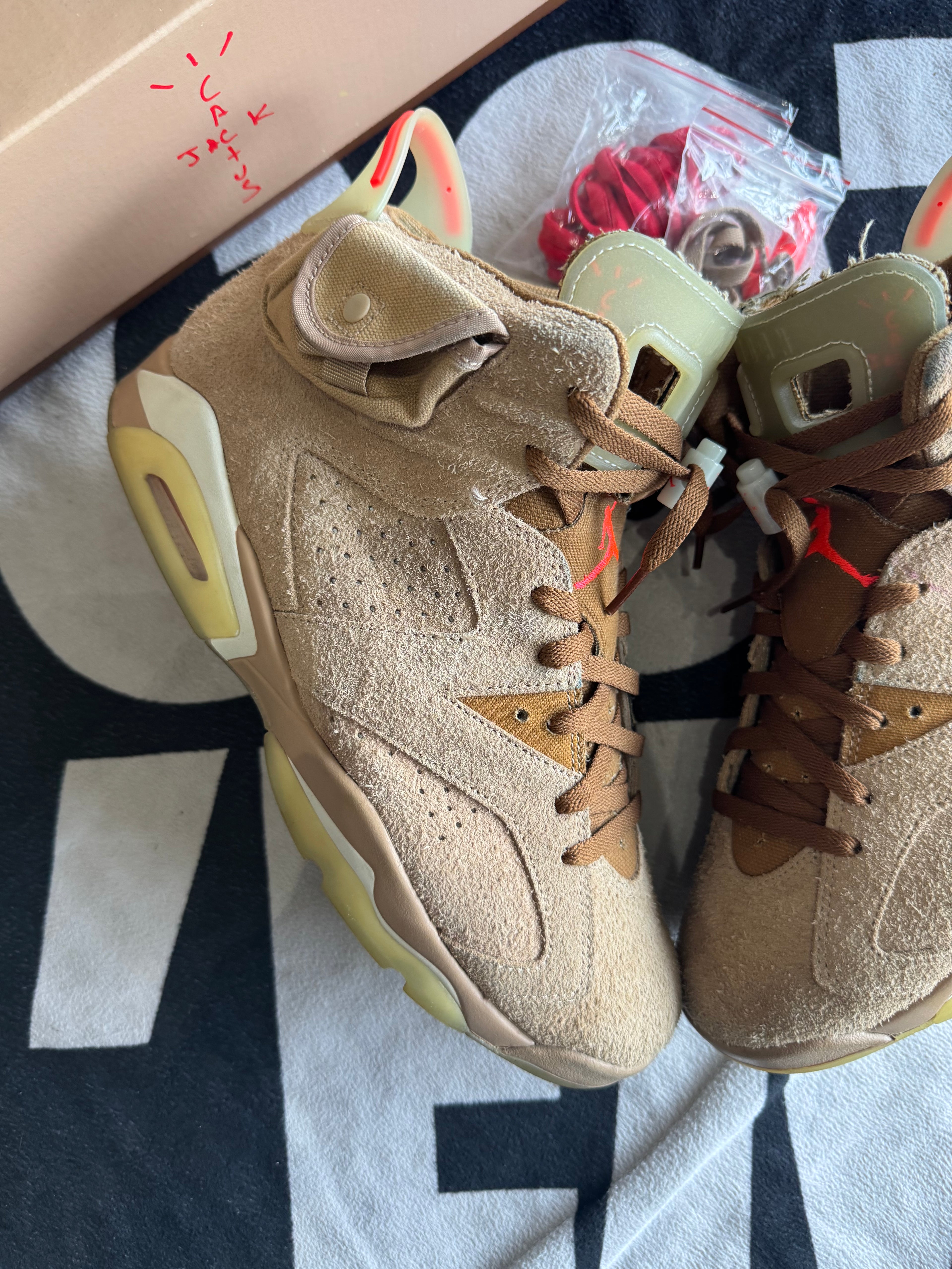 Jordan 6 Travis Scott British Khaki (Taille 45)