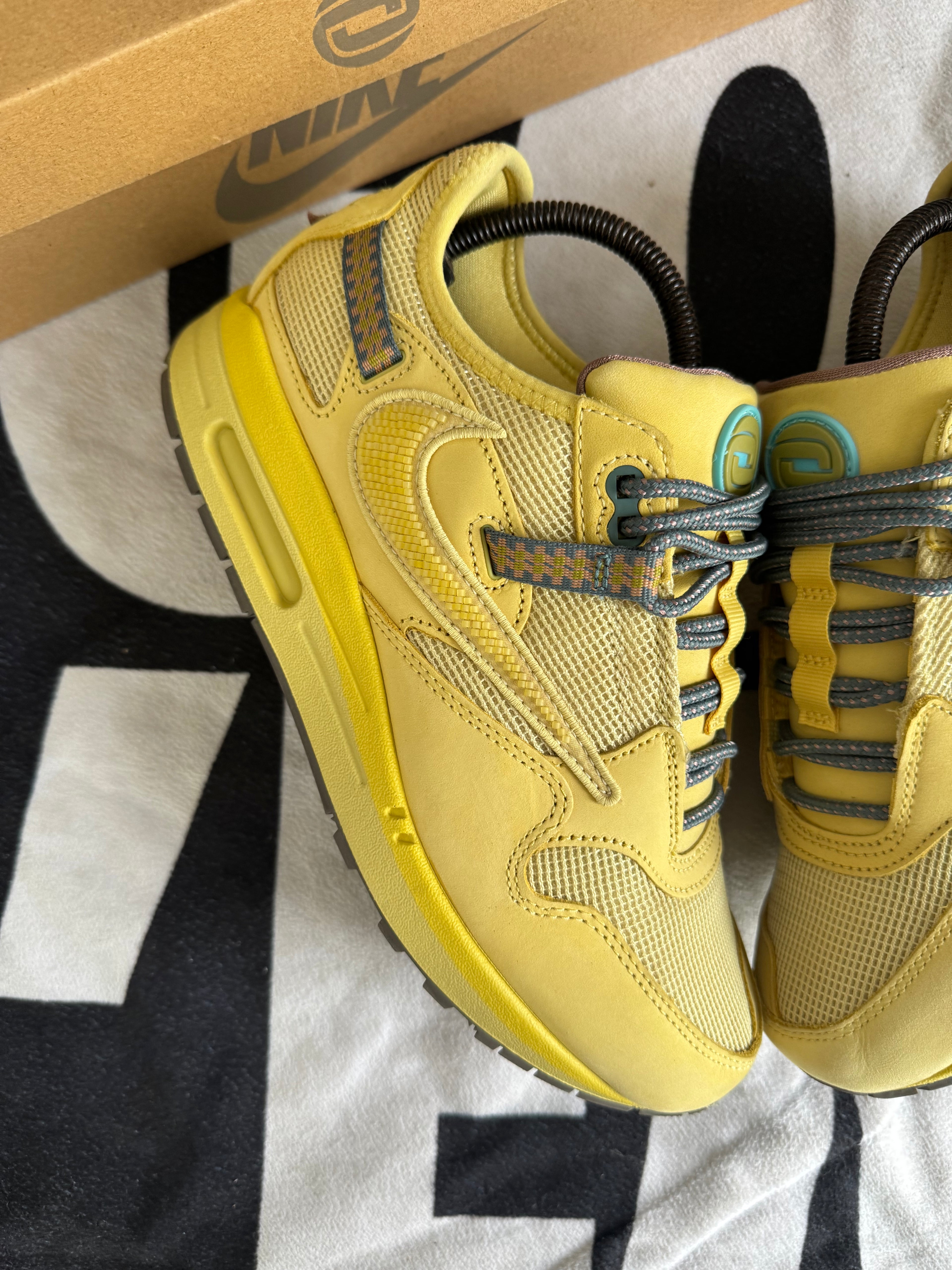 Nike Air Max 1 Travis Scott Cactus Jack Saturn Gold (Taille 41)