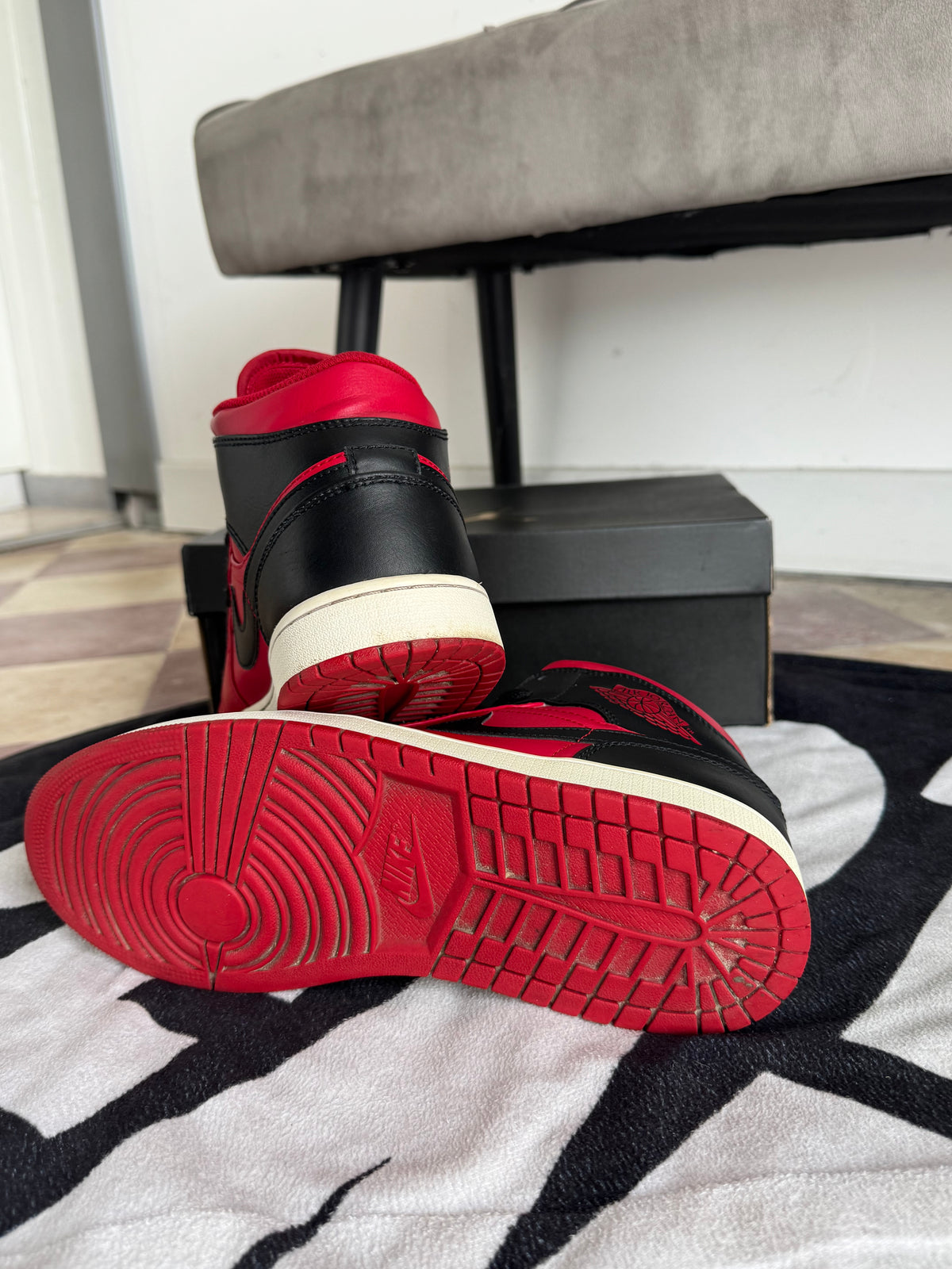 Jordan 1 Mid Reverse Bred 2021 (Taille 44)