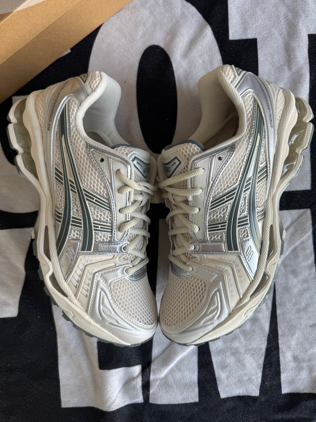Asics Kayano 14 Birch Dark Pewter (Taille 44.5)