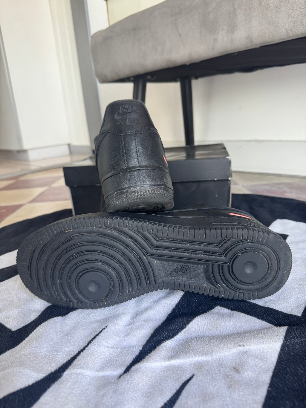 Nike Air Force 1 Low Supreme Black (Taille 45)