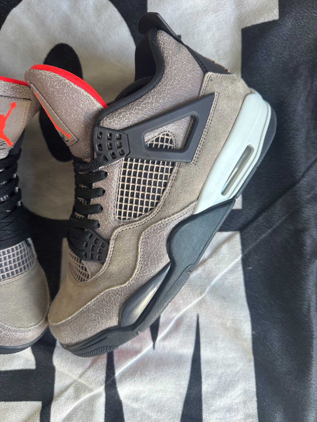 Jordan 4 Taupe Haze (Taille 44)