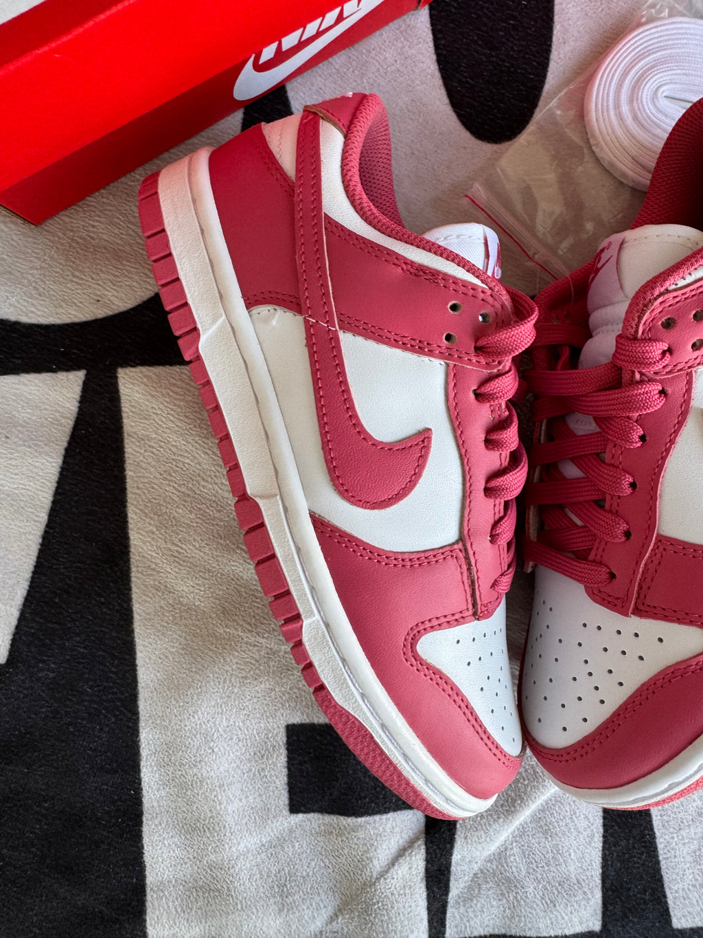 Nike Dunk Low Archeo Pink (Taille 36)