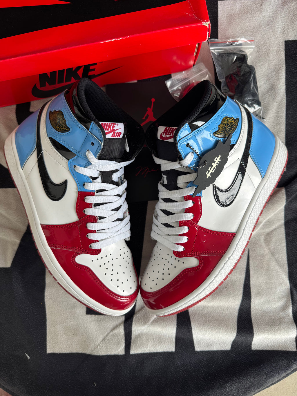 Jordan 1 High Fearless UNC Chicago (Taille 42)