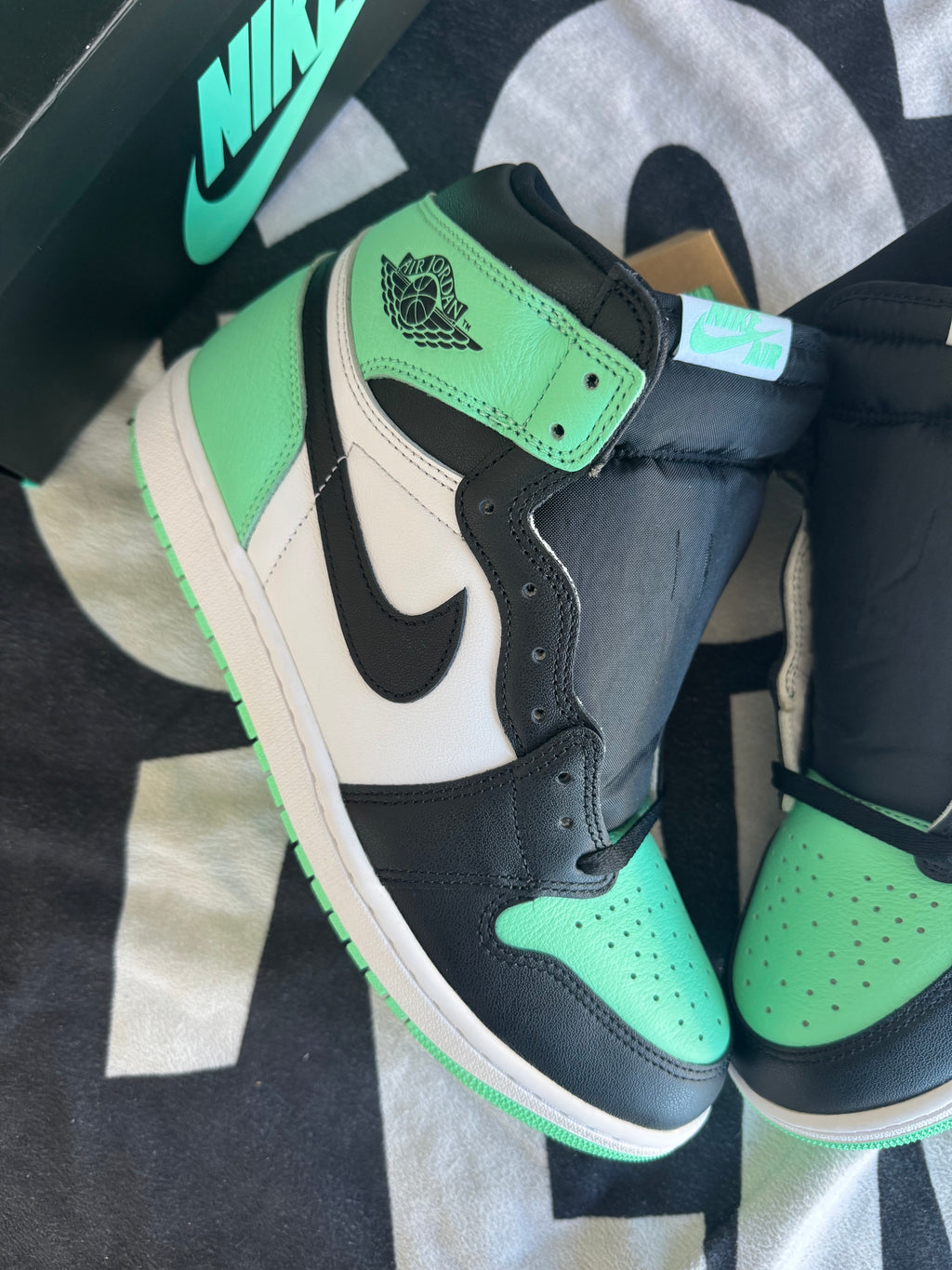 Jordan 1 High Green Glow (Taille 45)