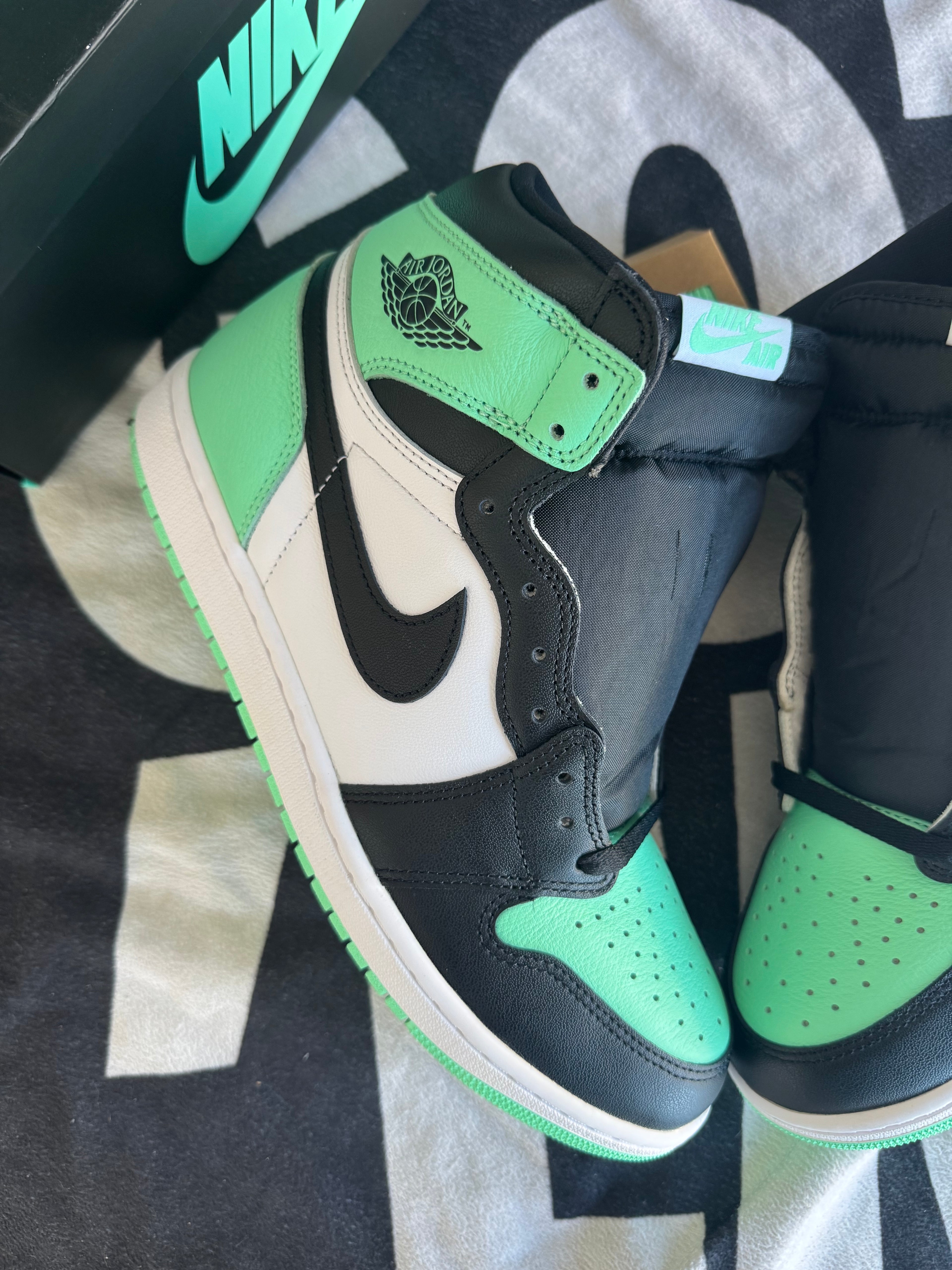 Jordan 1 High Green Glow (Taille 45)