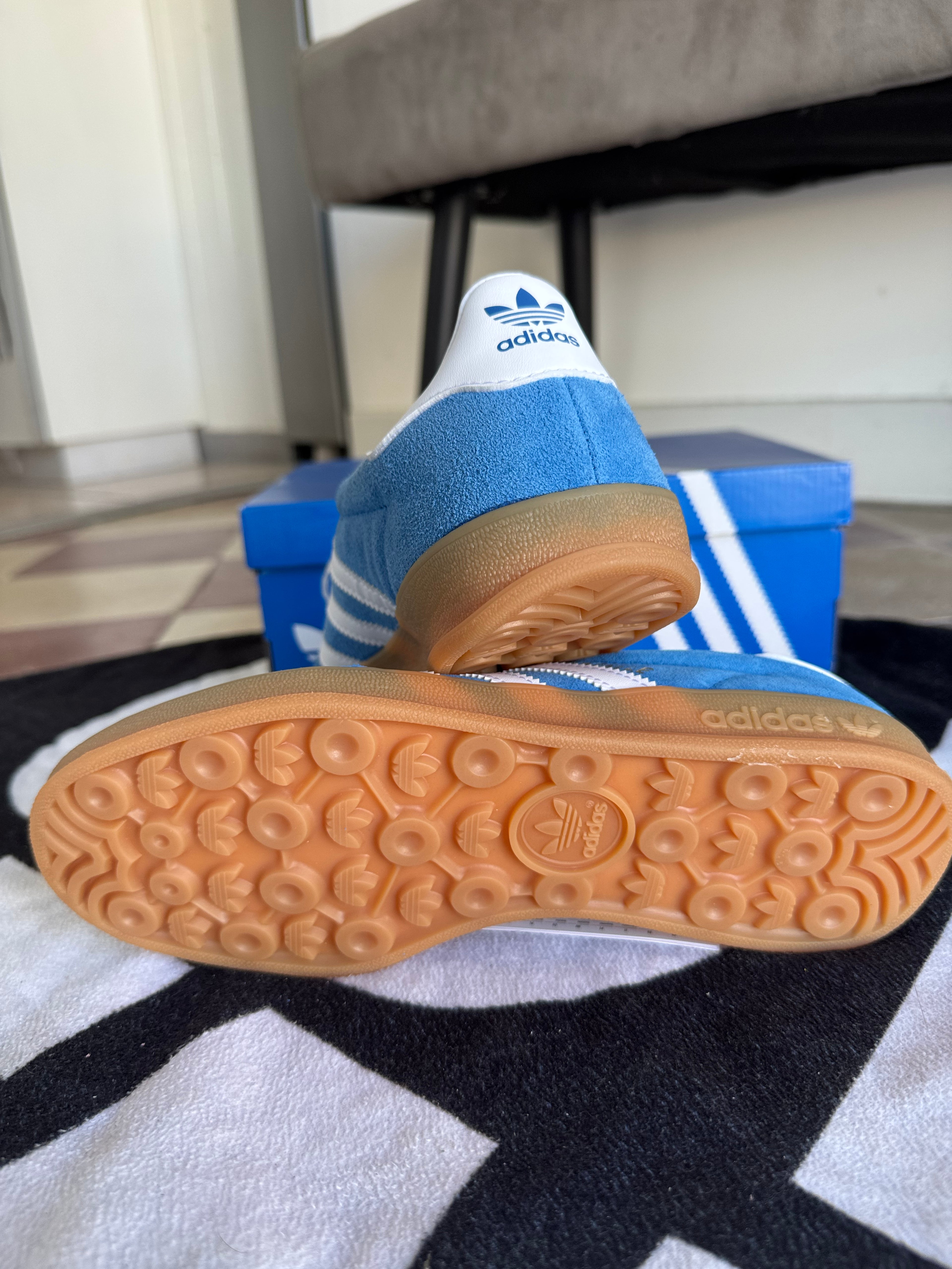 adidas Gazelle Indoor Blue Bird Cloud White Gum GS (Taille 38)