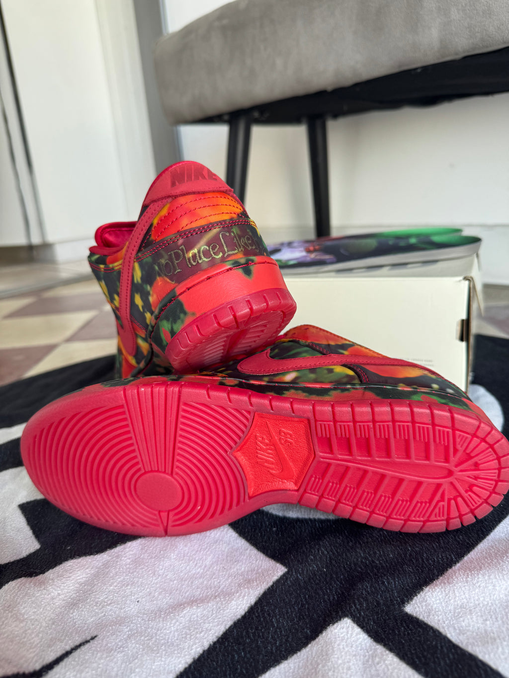 Nike SB Dunk Low The Wizard of Oz Poppy Field (Taille 42.5)