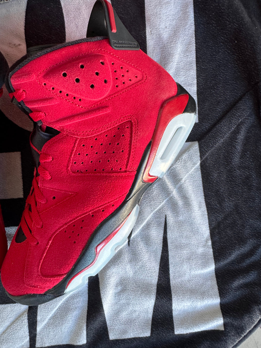 Jordan 6 Toro Bravo (Taille 42)