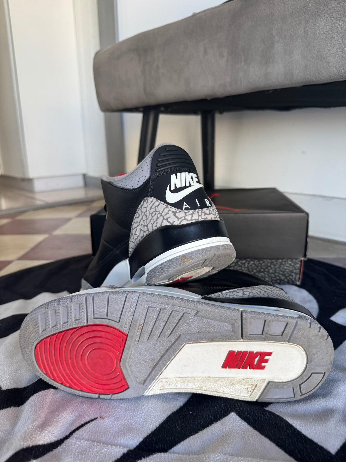 Jordan 3 Black Cement 2024 (Taille 44)