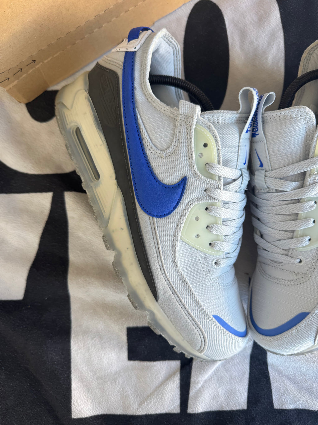 Nike Air Max 90 Terrascape Pure Platinum Hyper Royal (Taille 44.5)