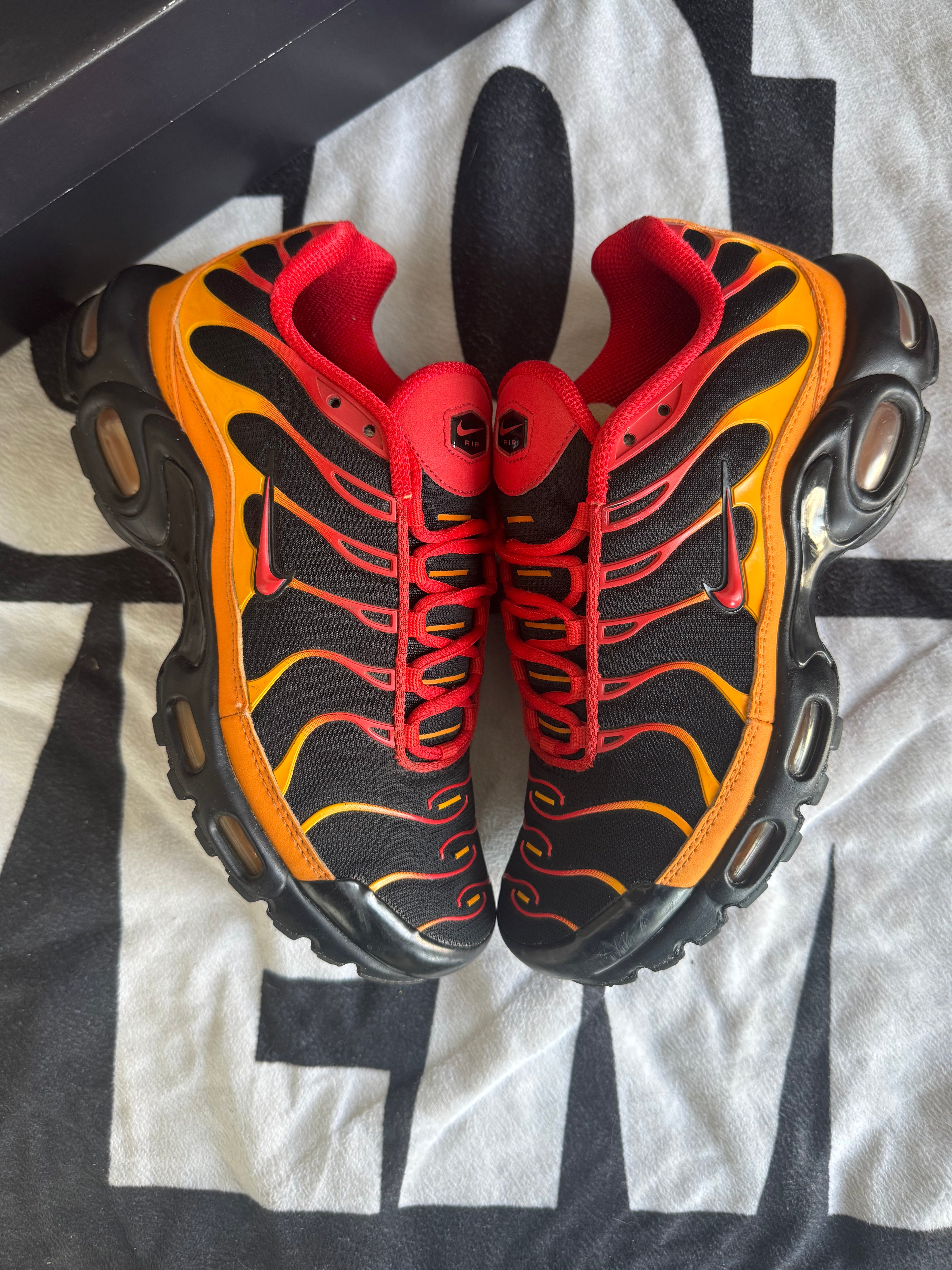 Nike Air Max Plus Volcano (Taille 40)