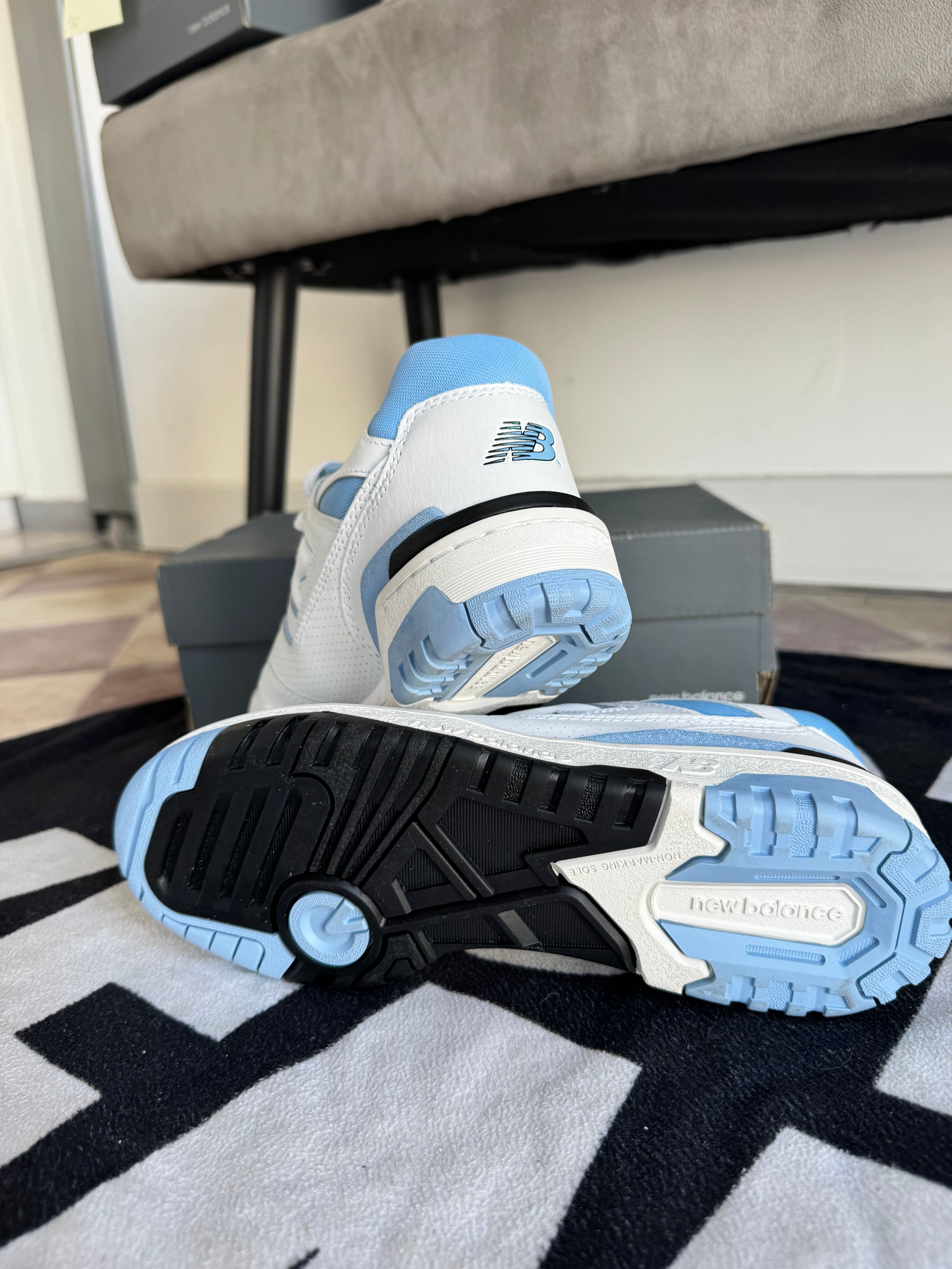 New Balance 550 UNC White University Blue (Taille 40)