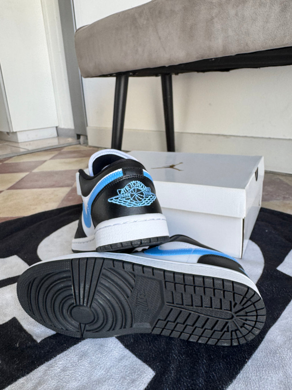 Jordan 1 Low Black University Blue White WMNS (Taille 38)