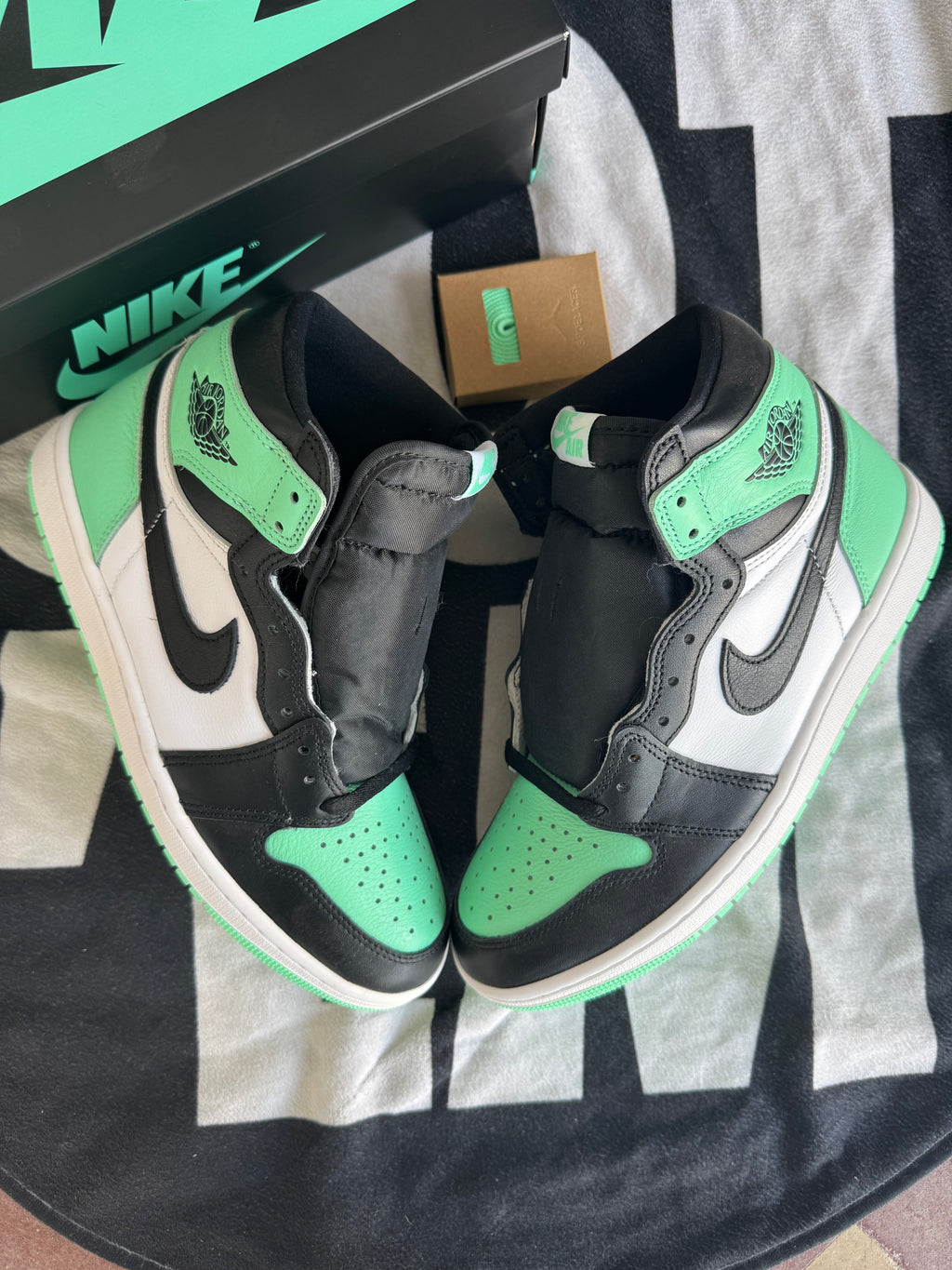 Jordan 1 High Green Glow (Taille 42.5)