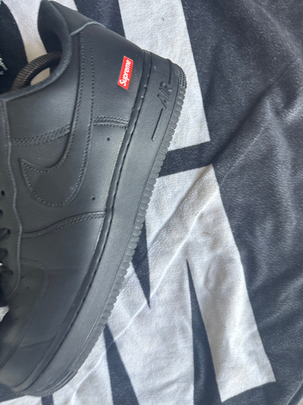 Nike Air Force 1 Low Supreme Black (Taille 45)
