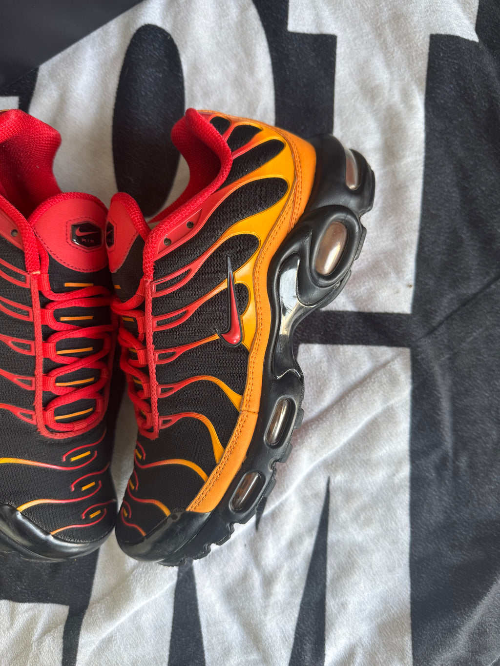 Nike Air Max Plus Volcano (Taille 40)