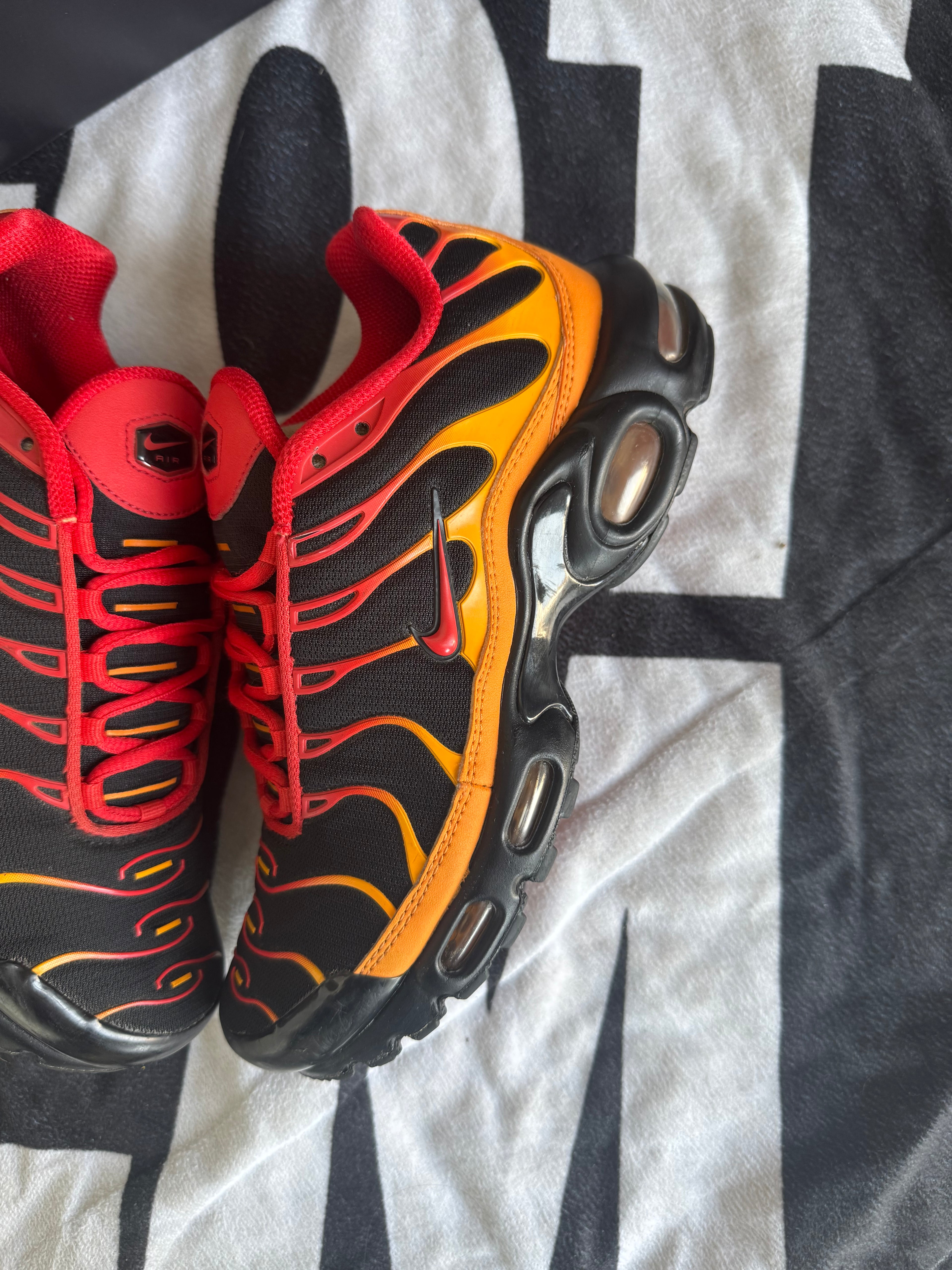 Nike Air Max Plus Volcano (Taille 40)