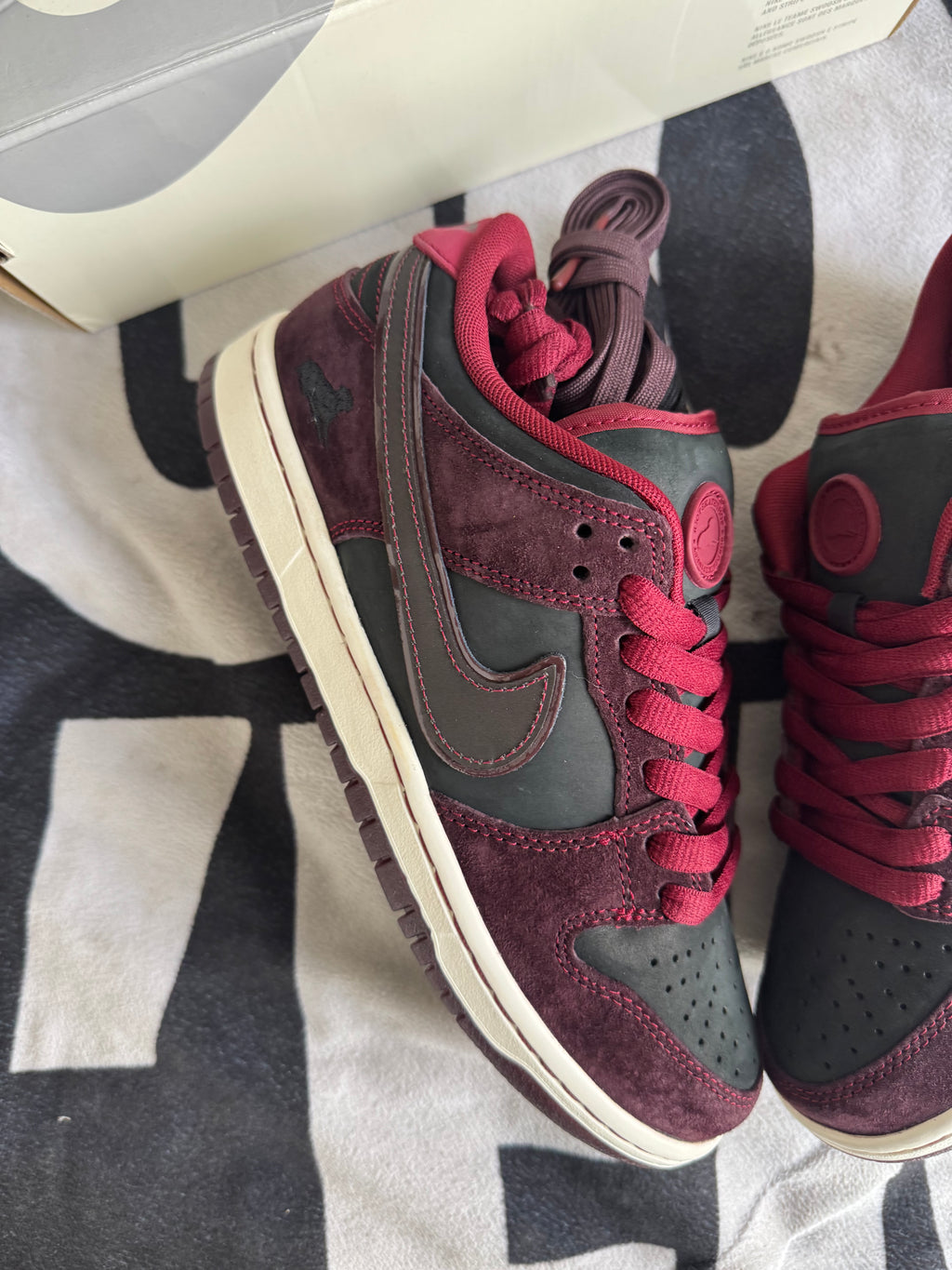 Nike SB Dunk Low Riot Skateshop (Taille 38.5)
