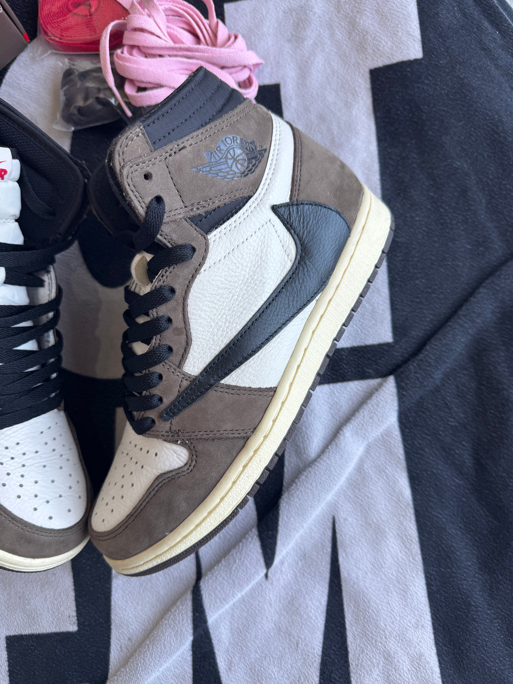 Jordan 1 High Travis Scott Mocha (Taille 41)