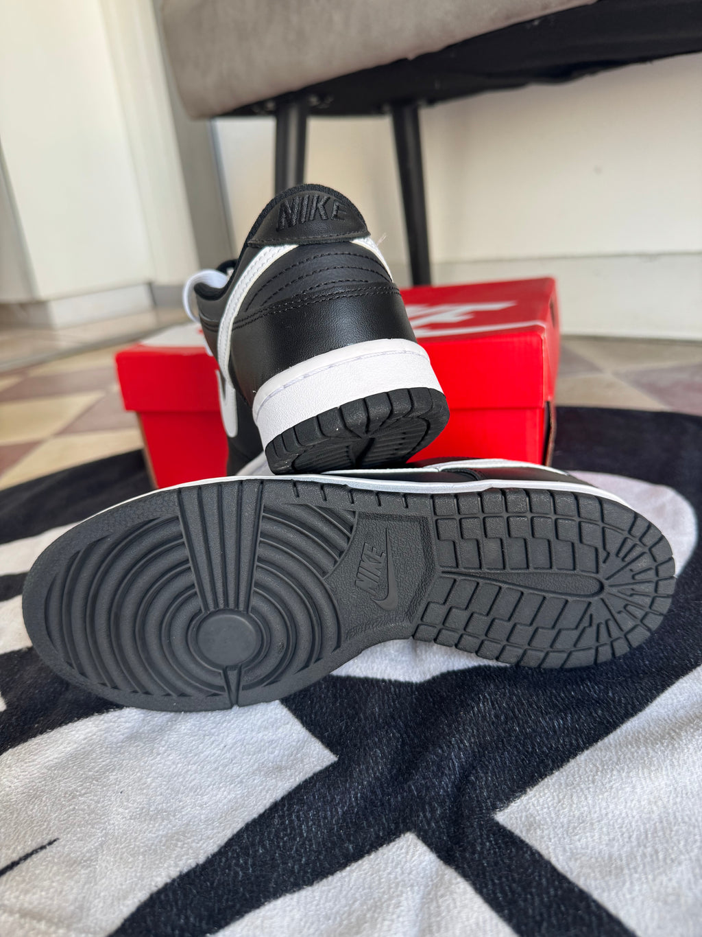 Nike Dunk Low Black Panda 2.0 (Taille 39)