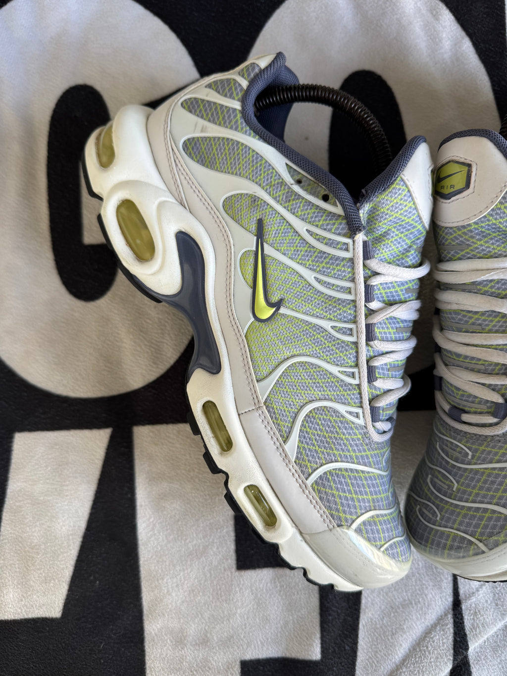 Nike Air Max Plus Pebble Grey Lime (Taille 42)
