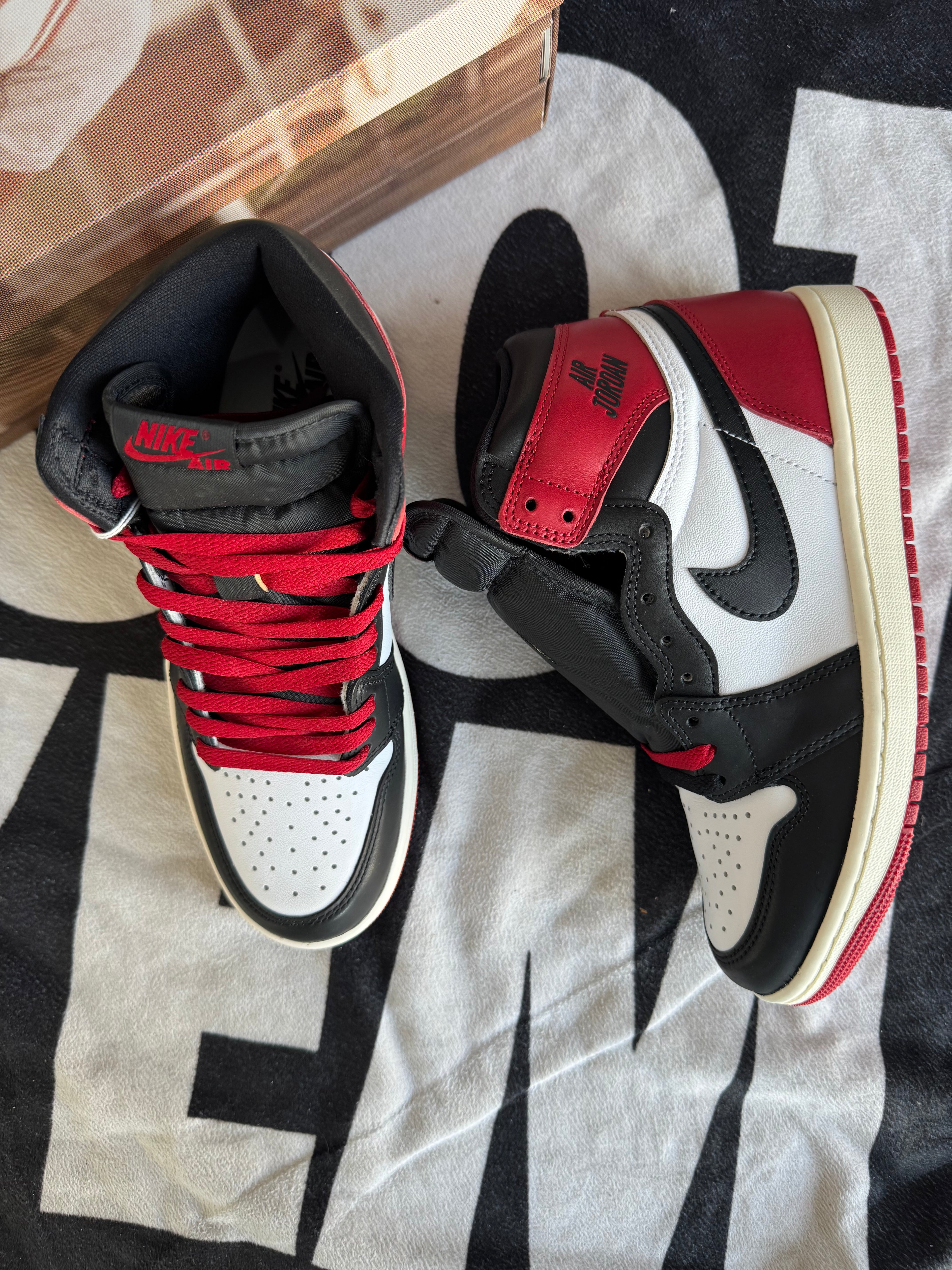 Jordan 1 High Black Toe Reimagined (Taille 40)