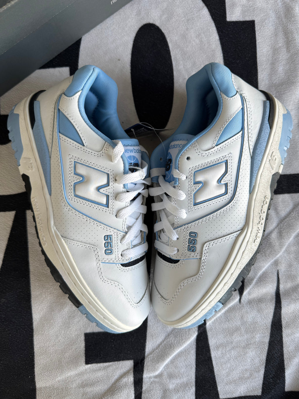 New Balance 550 UNC White University Blue (Taille 40)