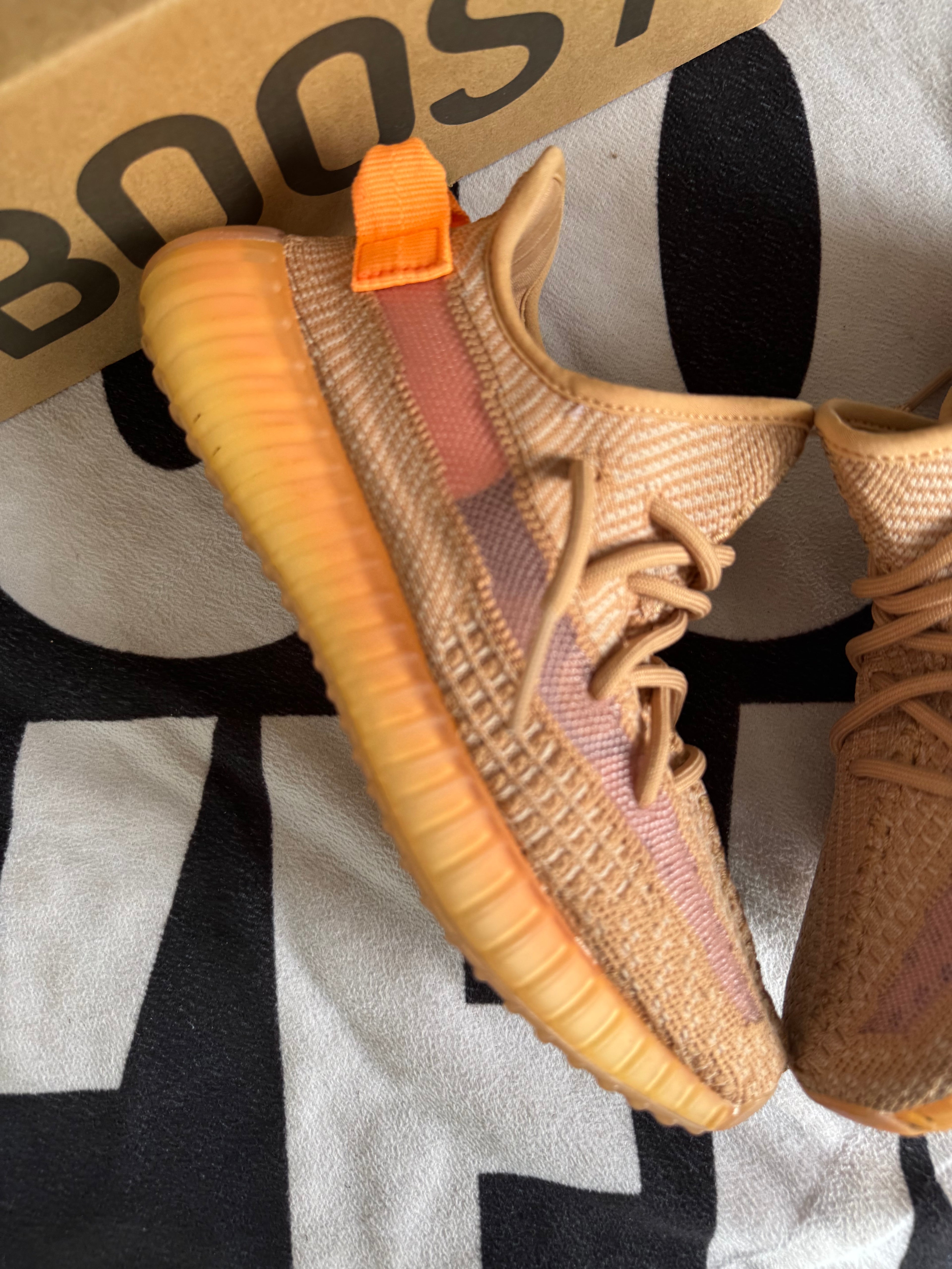 adidas Yeezy Boost 350 V2 Clay (Taille 37 1/3)