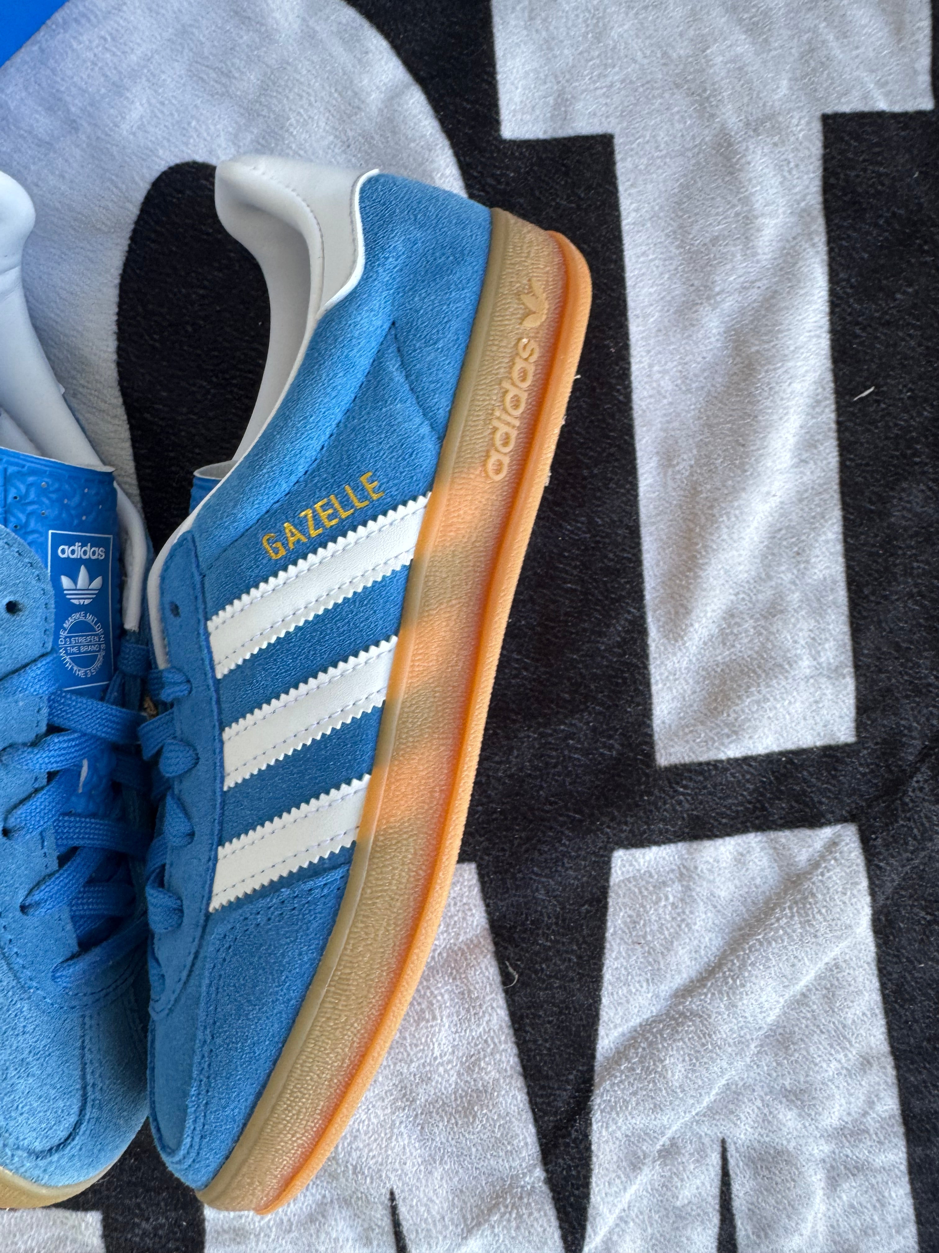 adidas Gazelle Indoor Blue Bird Cloud White Gum GS (Taille 38)