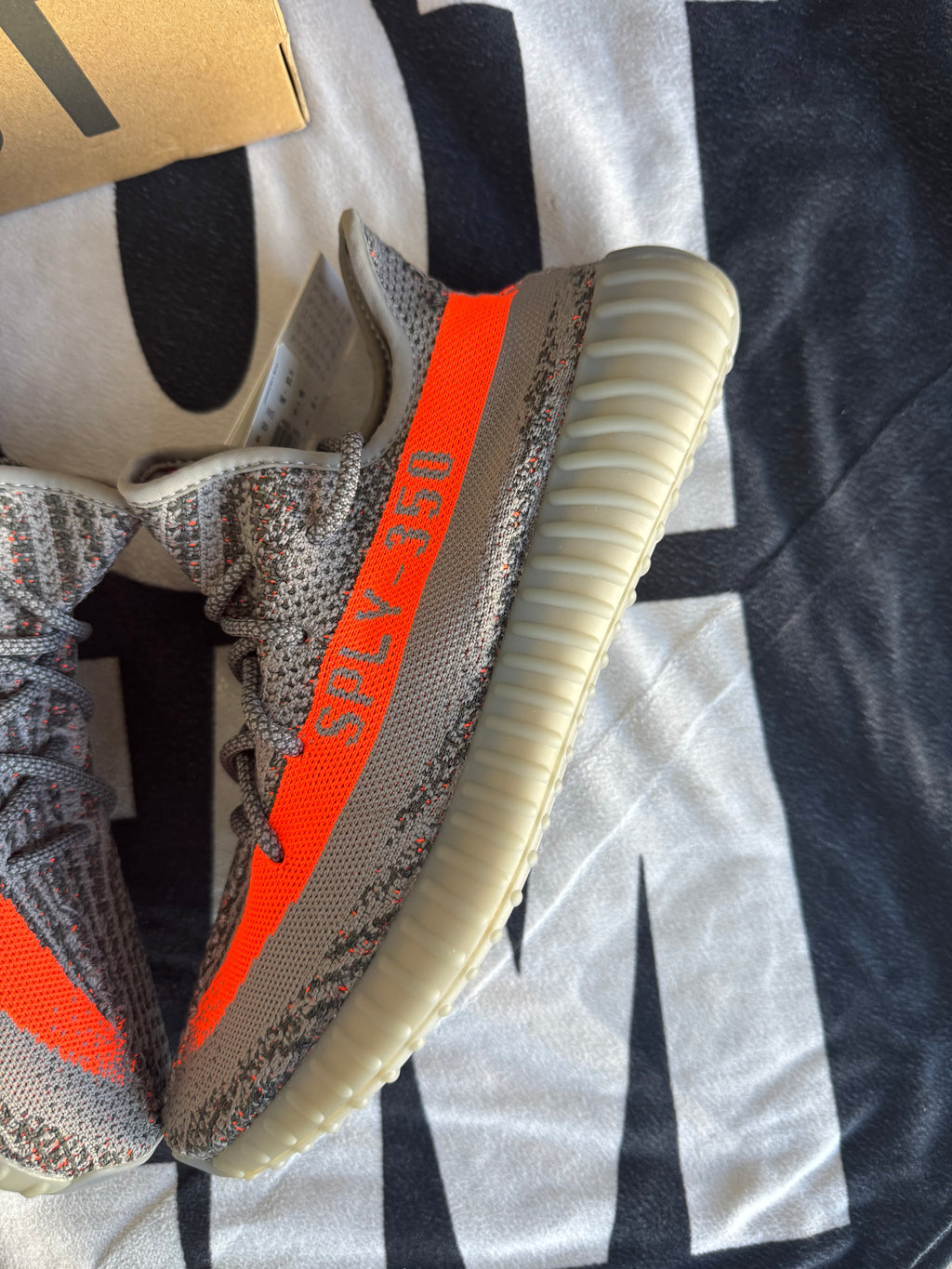 adidas Yeezy Boost 350 V2 Beluga Reflective (Taille 44 2/3)