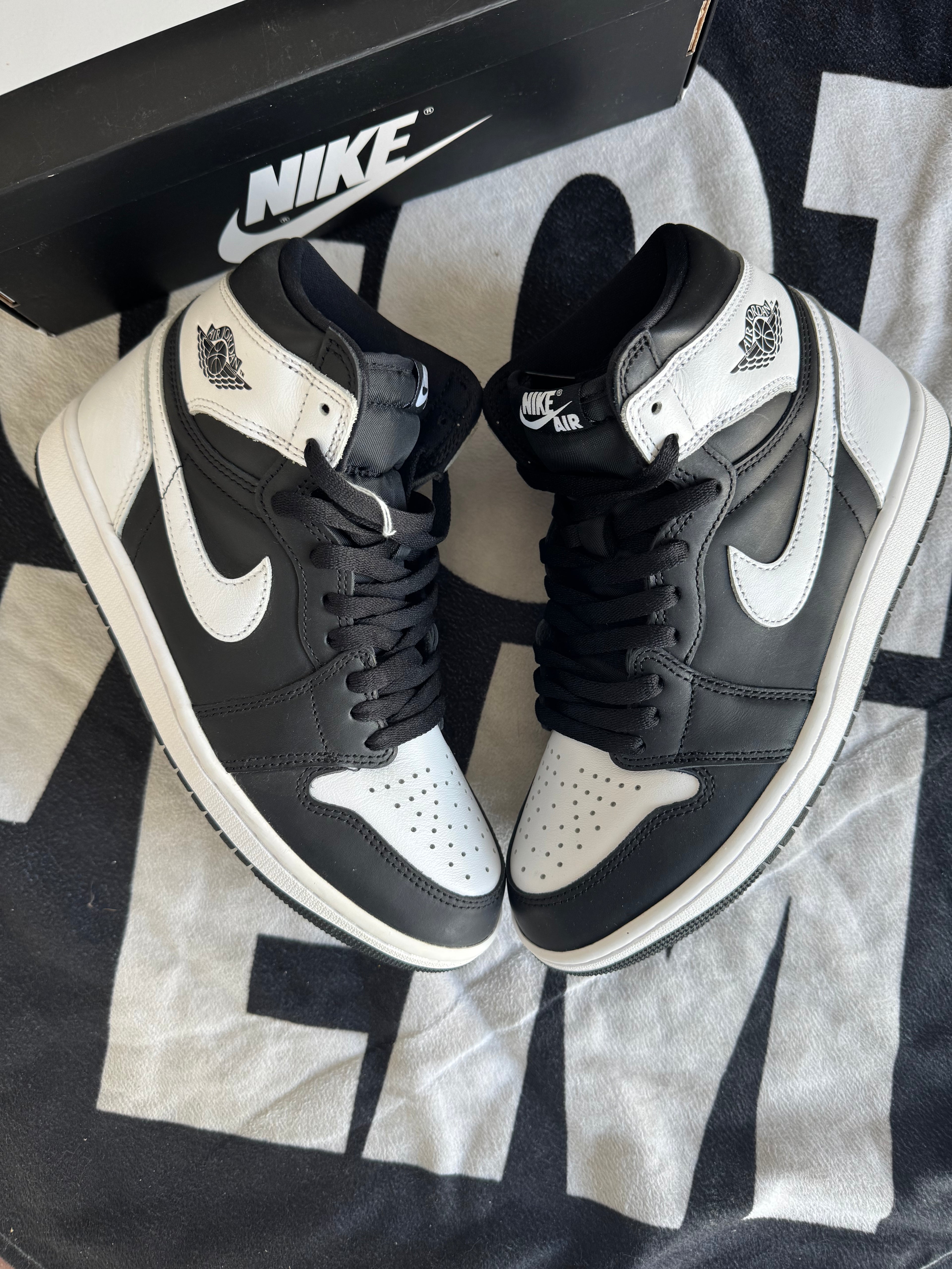 Air Jordan 1 Retro High OG Black White (Taille 41)