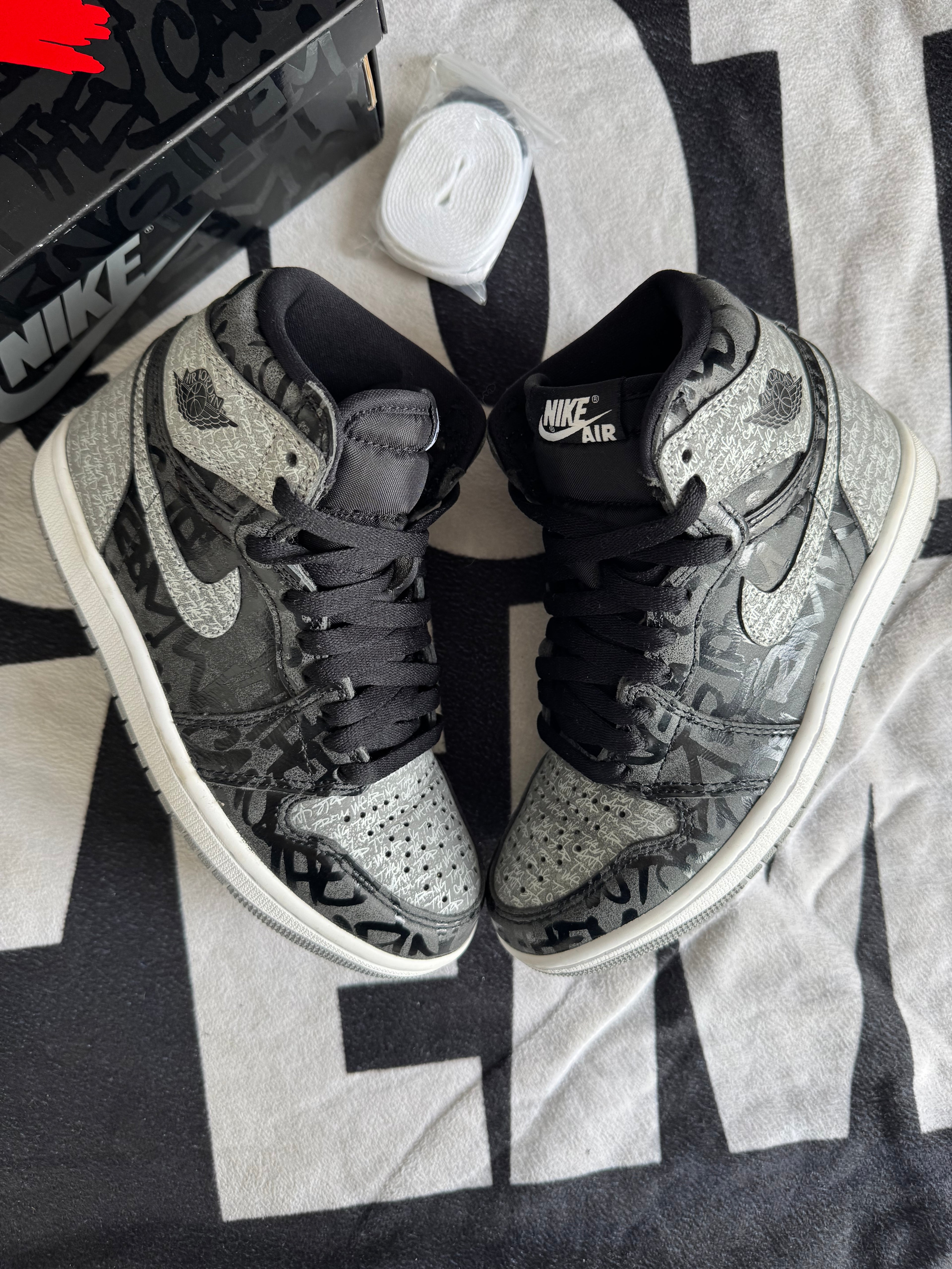 Jordan 1 High Rebellionaire (Taille 36.5)