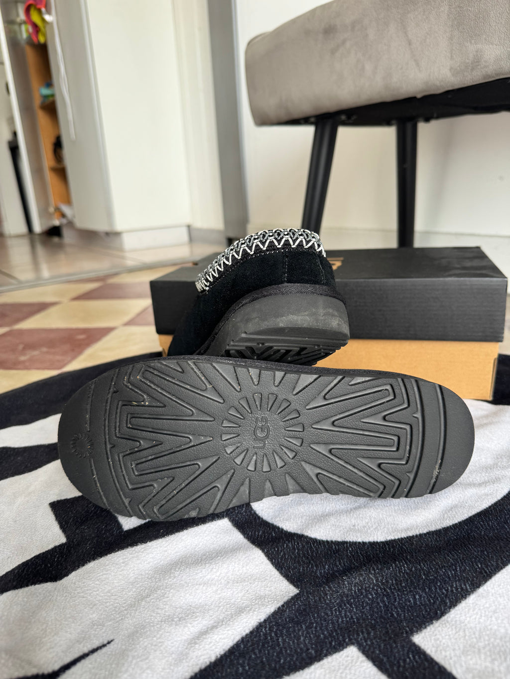 UGG Tasman Slipper Black