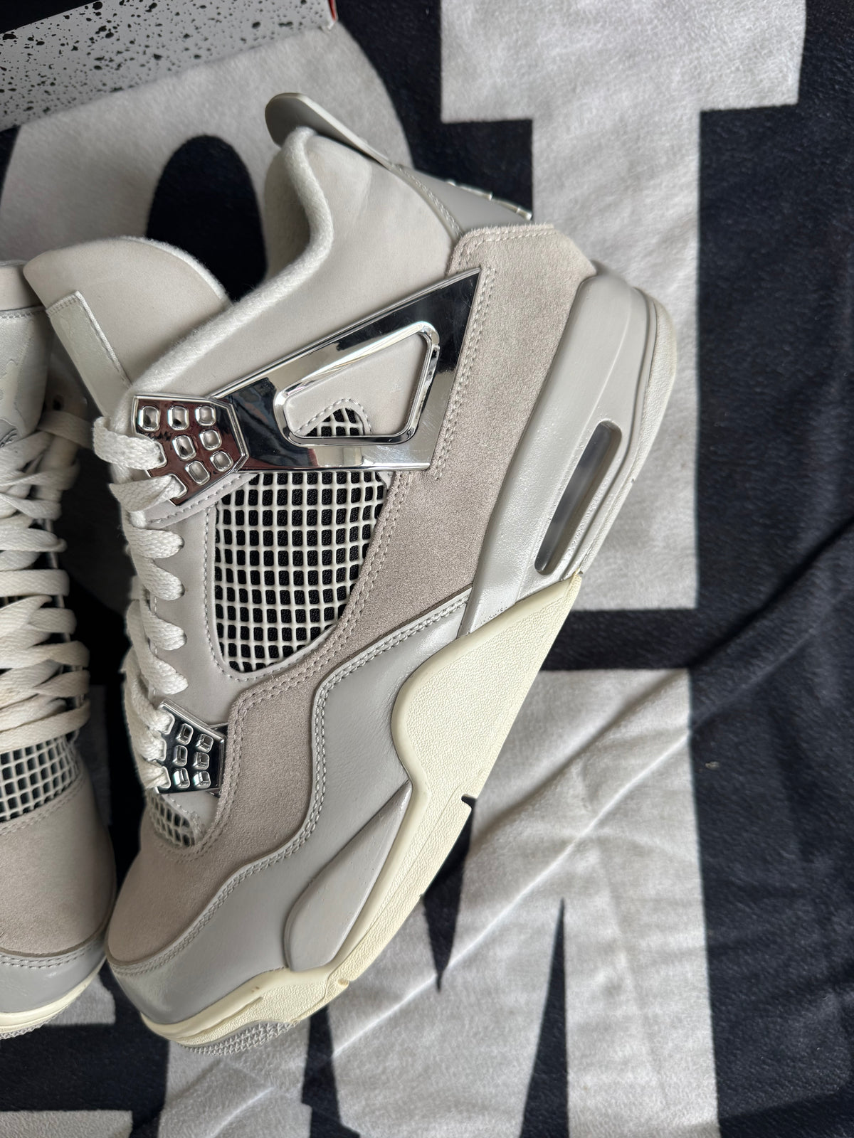 Jordan 4 Frozen Moments wmns (Taille 44)
