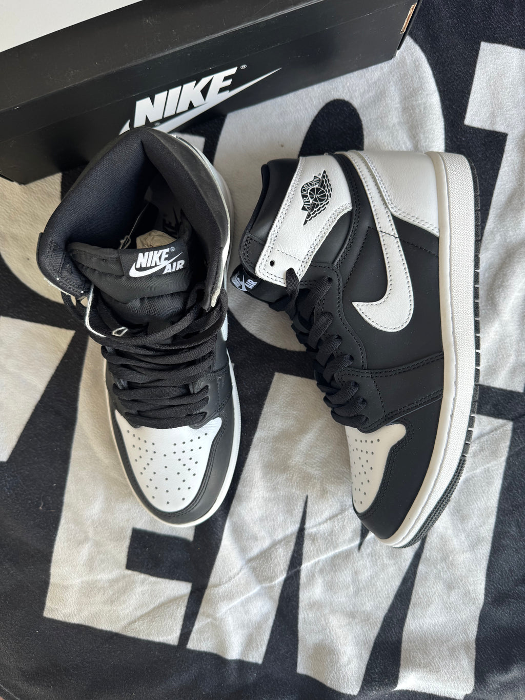 Air Jordan 1 Retro High OG Black White (Taille 41)