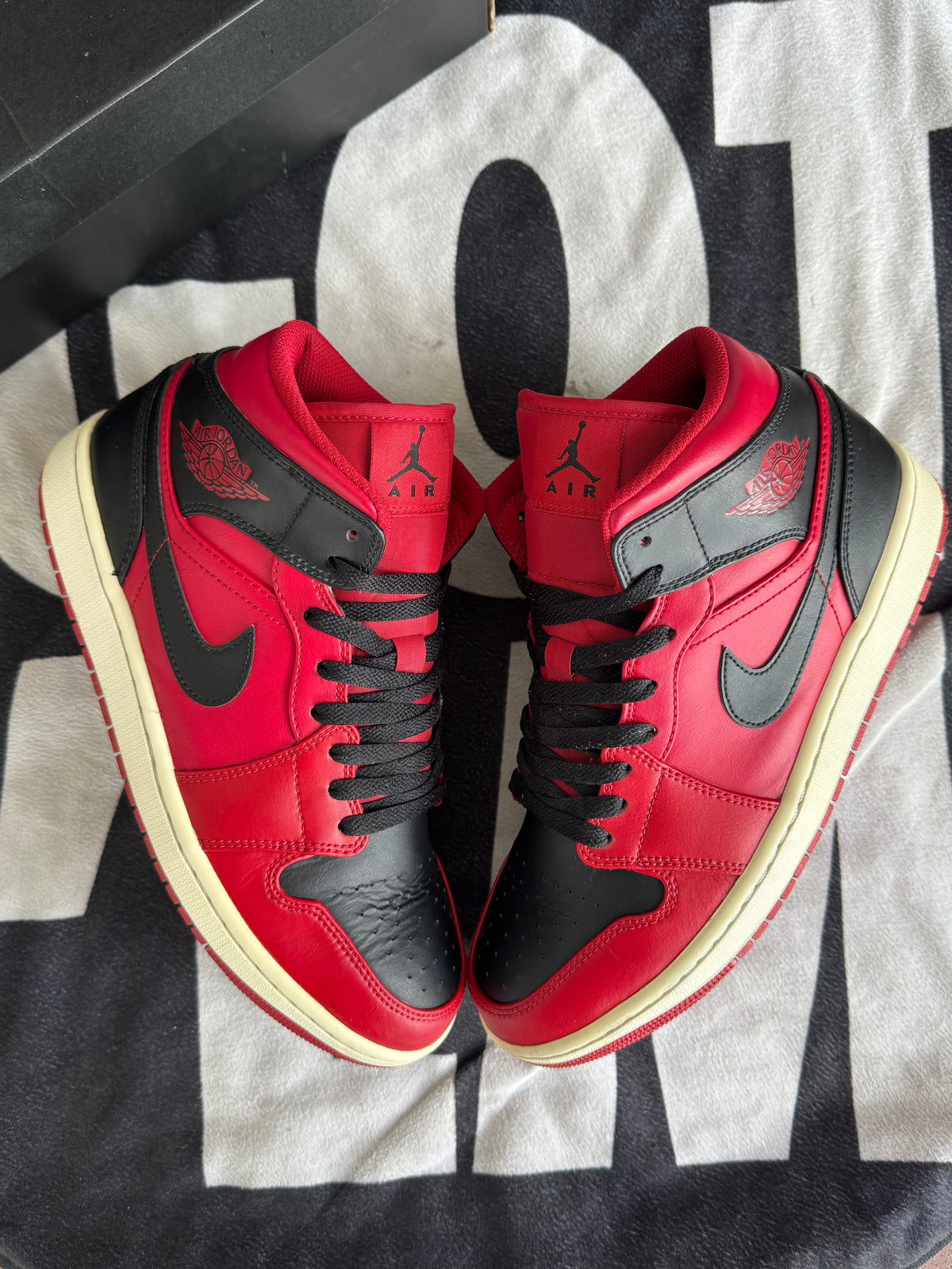 Jordan 1 Mid Reverse Bred 2021 (Taille 44)