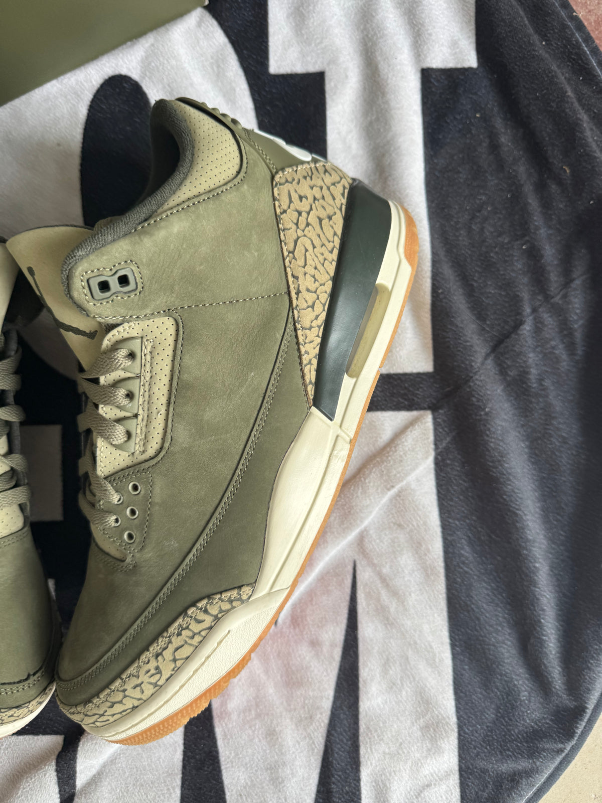 Jordan 3 Family Affair (Taille 47)