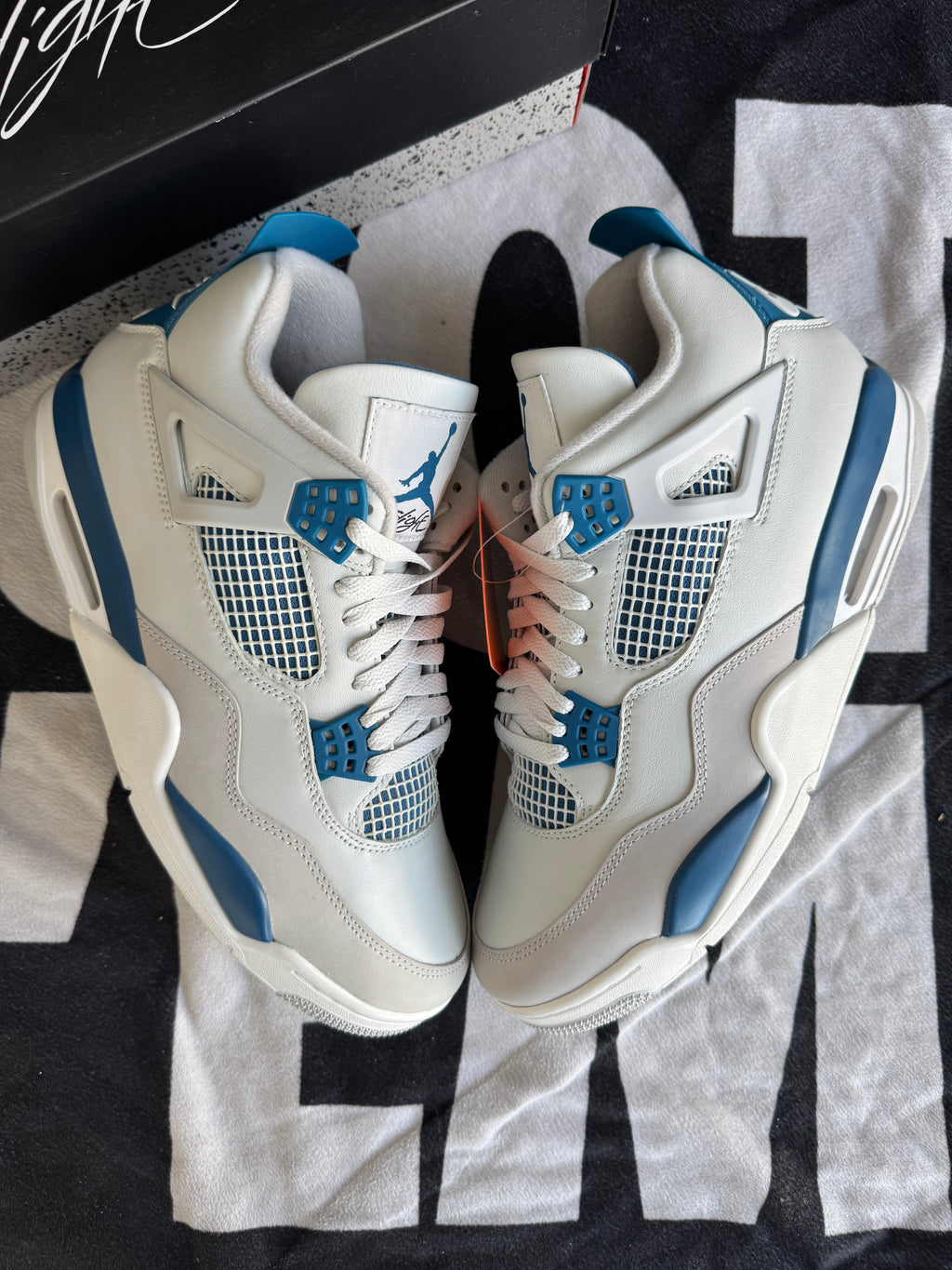 Jordan 4 MILITARY BLUE 2024 (Taille 45)
