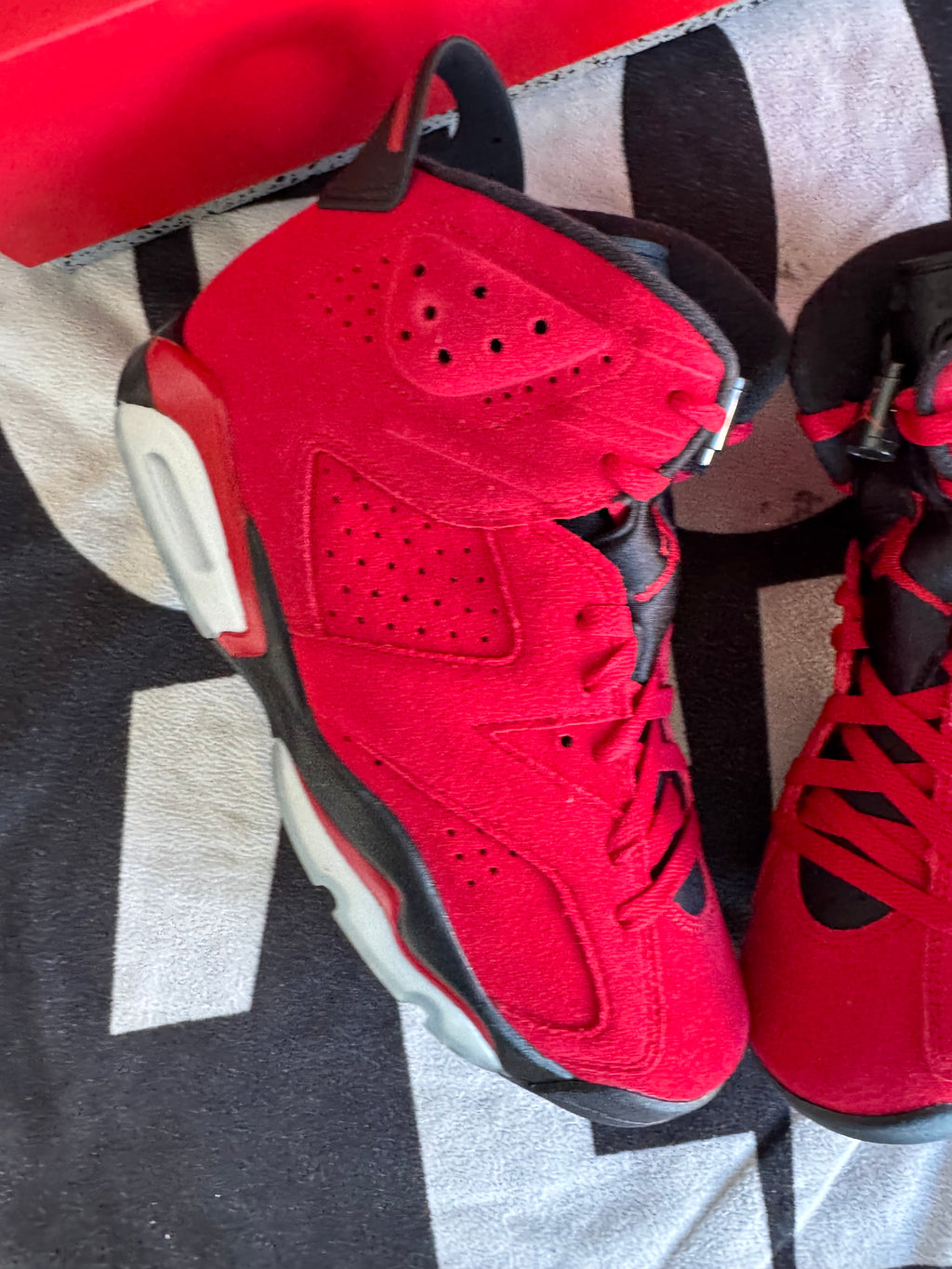 Jordan 6 Toro Bravo (Taille 42)
