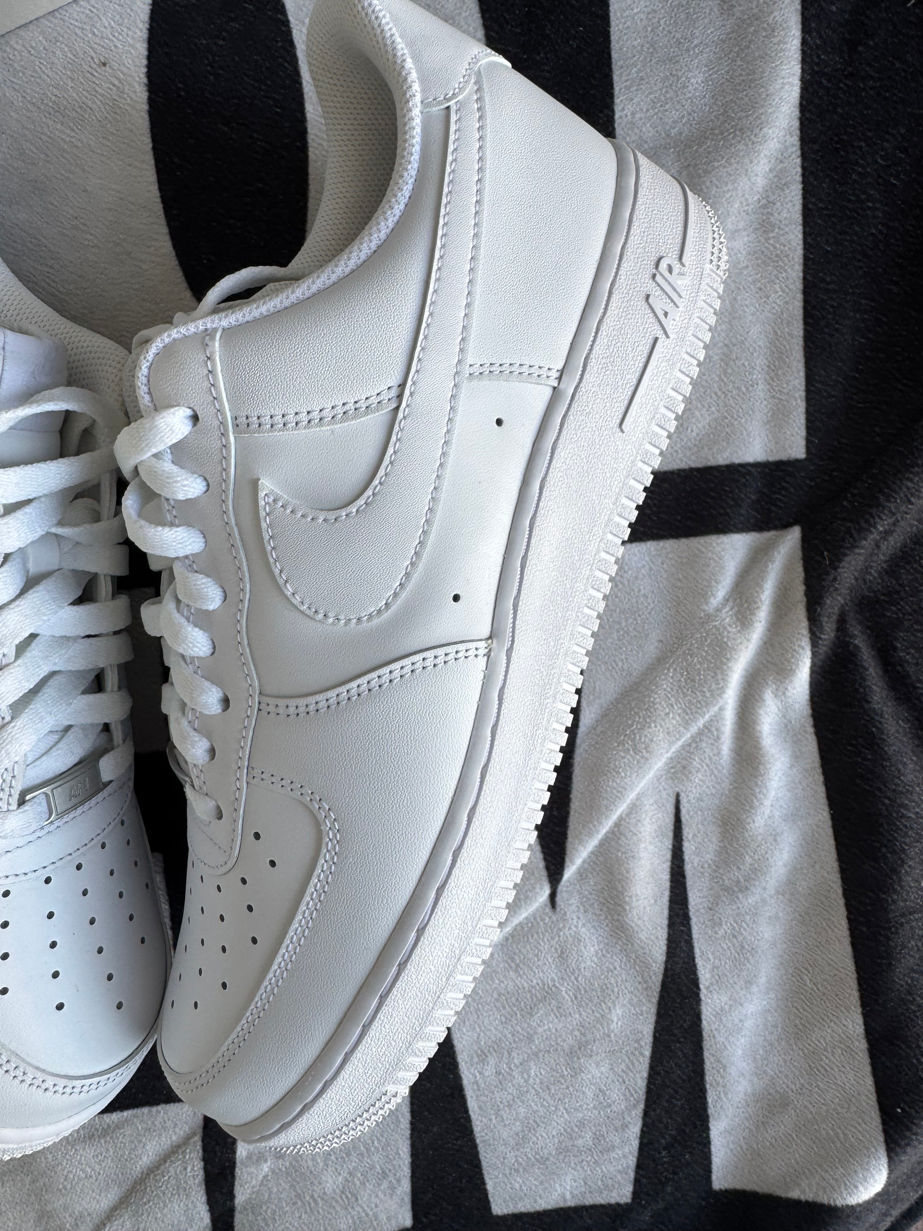 Nike Air Force 1 Low '07 White (Taille 45)