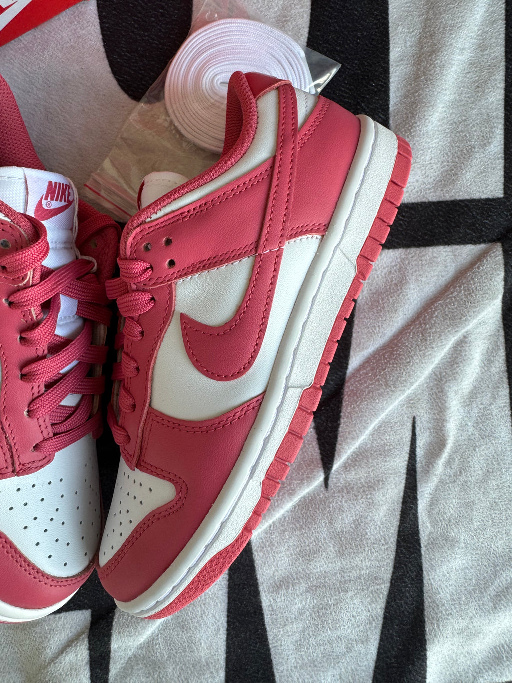 Nike Dunk Low Archeo Pink (Taille 36)