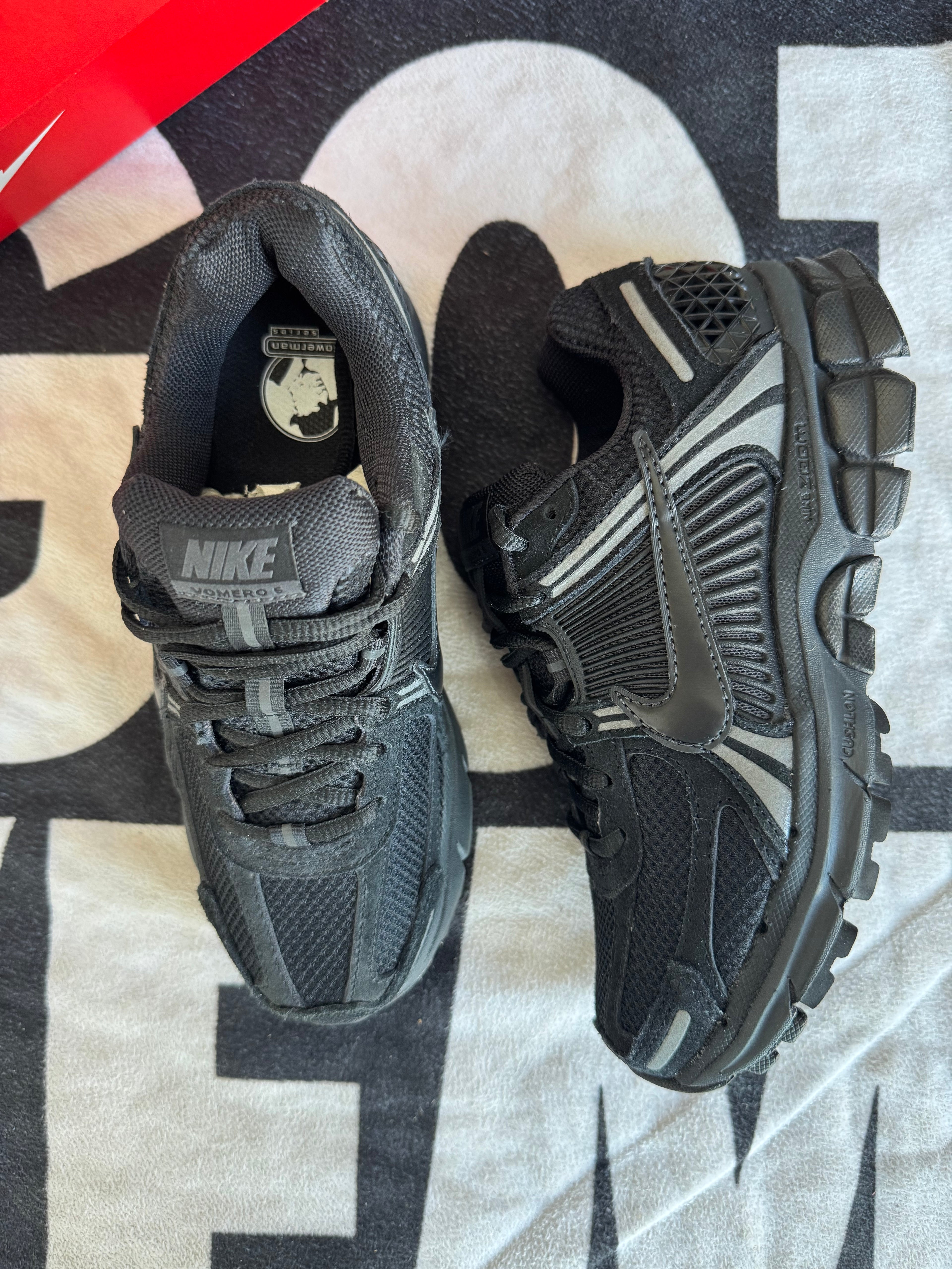 Nike Zoom Vomero 5 Anthracite (Taille 37.5)