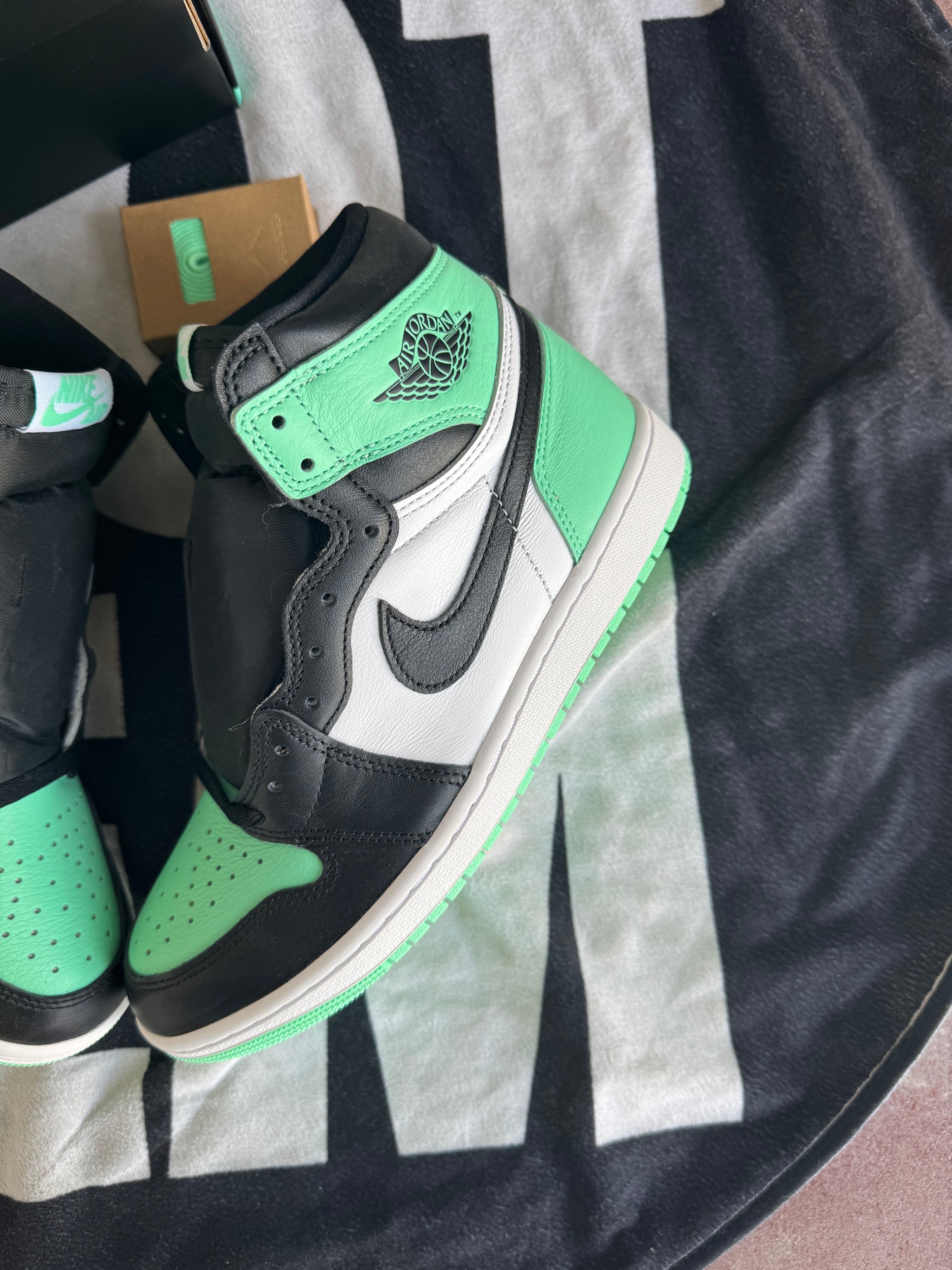 Jordan 1 High Green Glow (Taille 42.5)