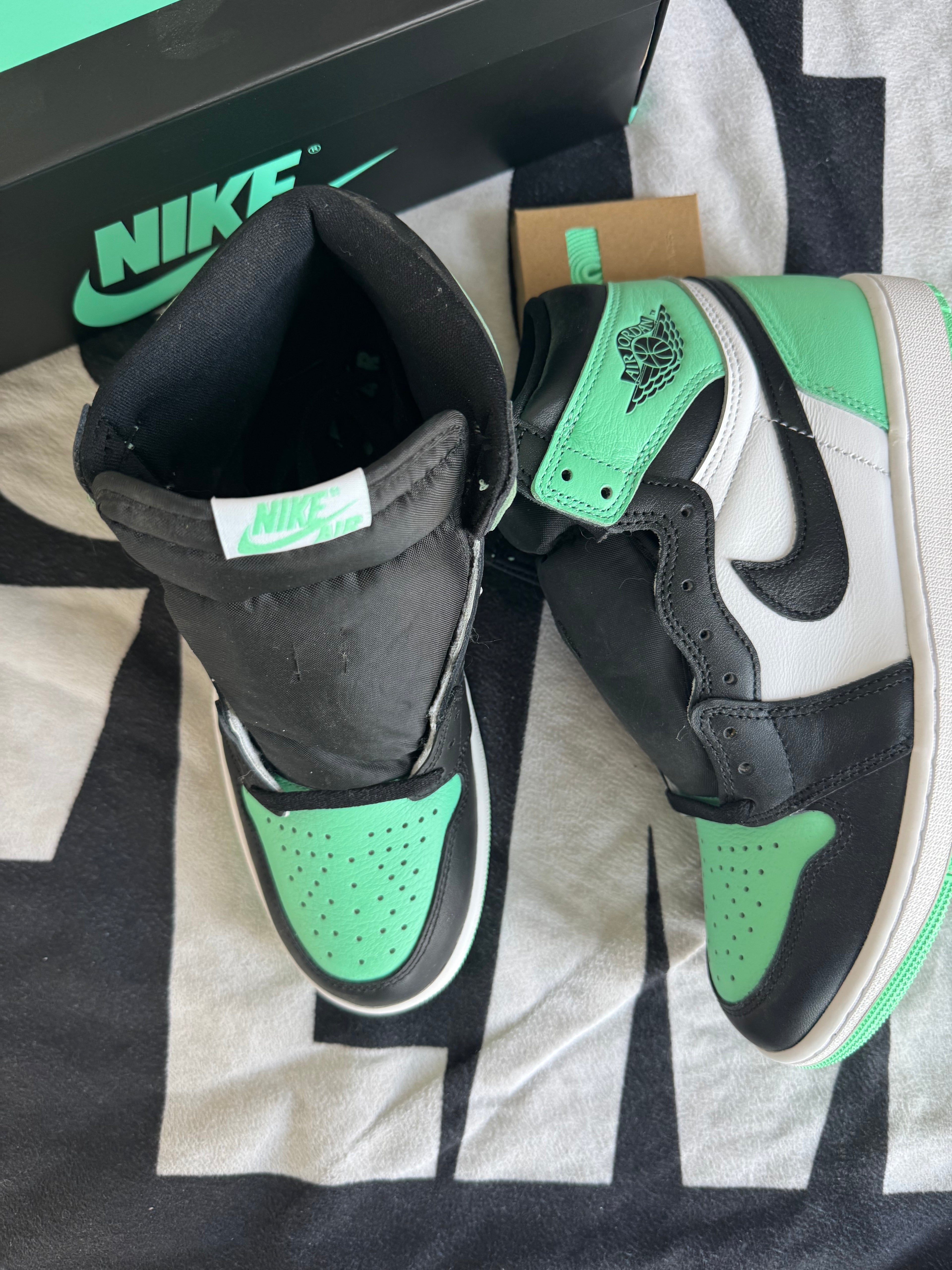 Jordan 1 High Green Glow (Taille 42.5)