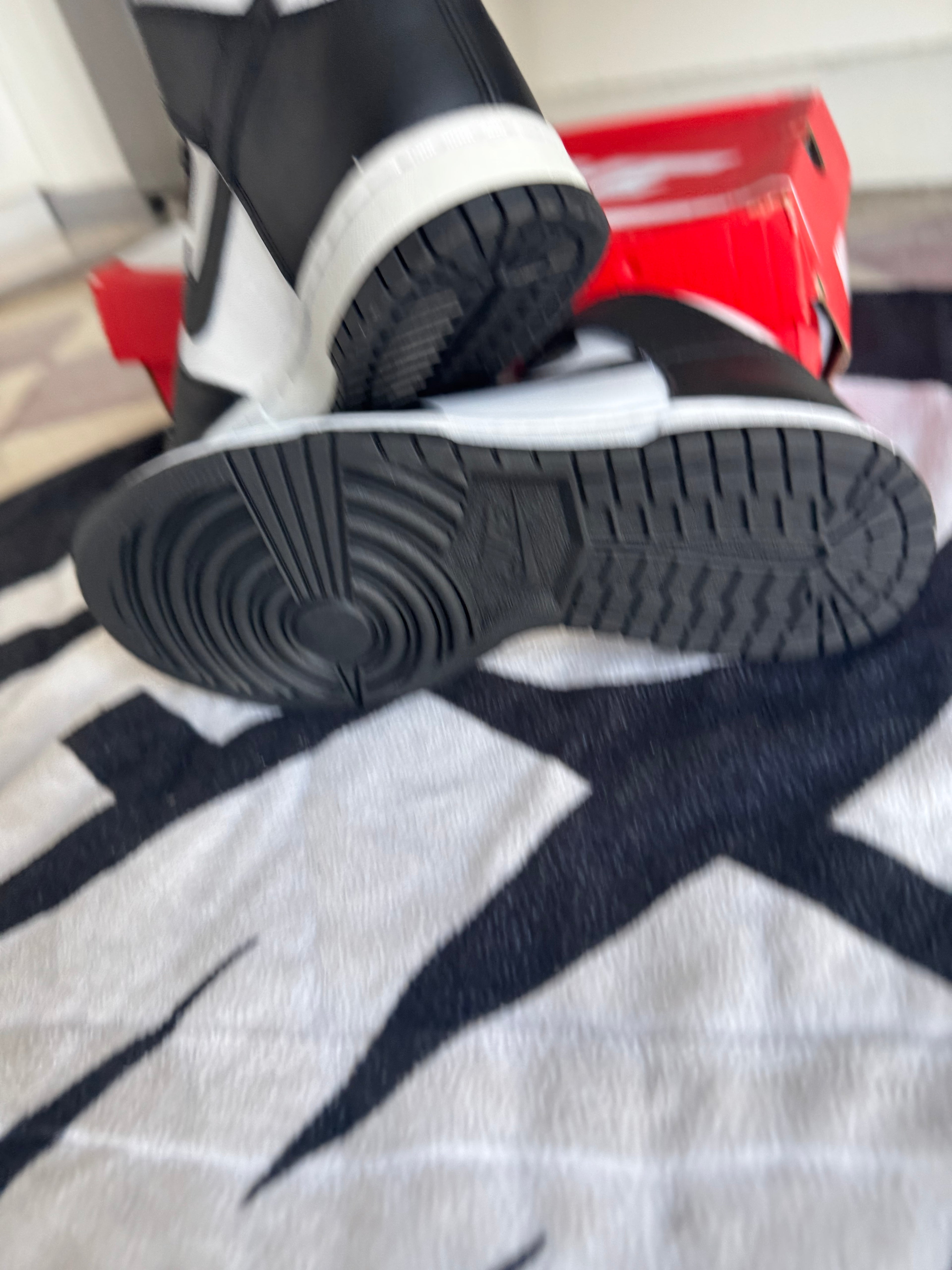 Nike Dunk High Panda Black White (Taille 38.5)