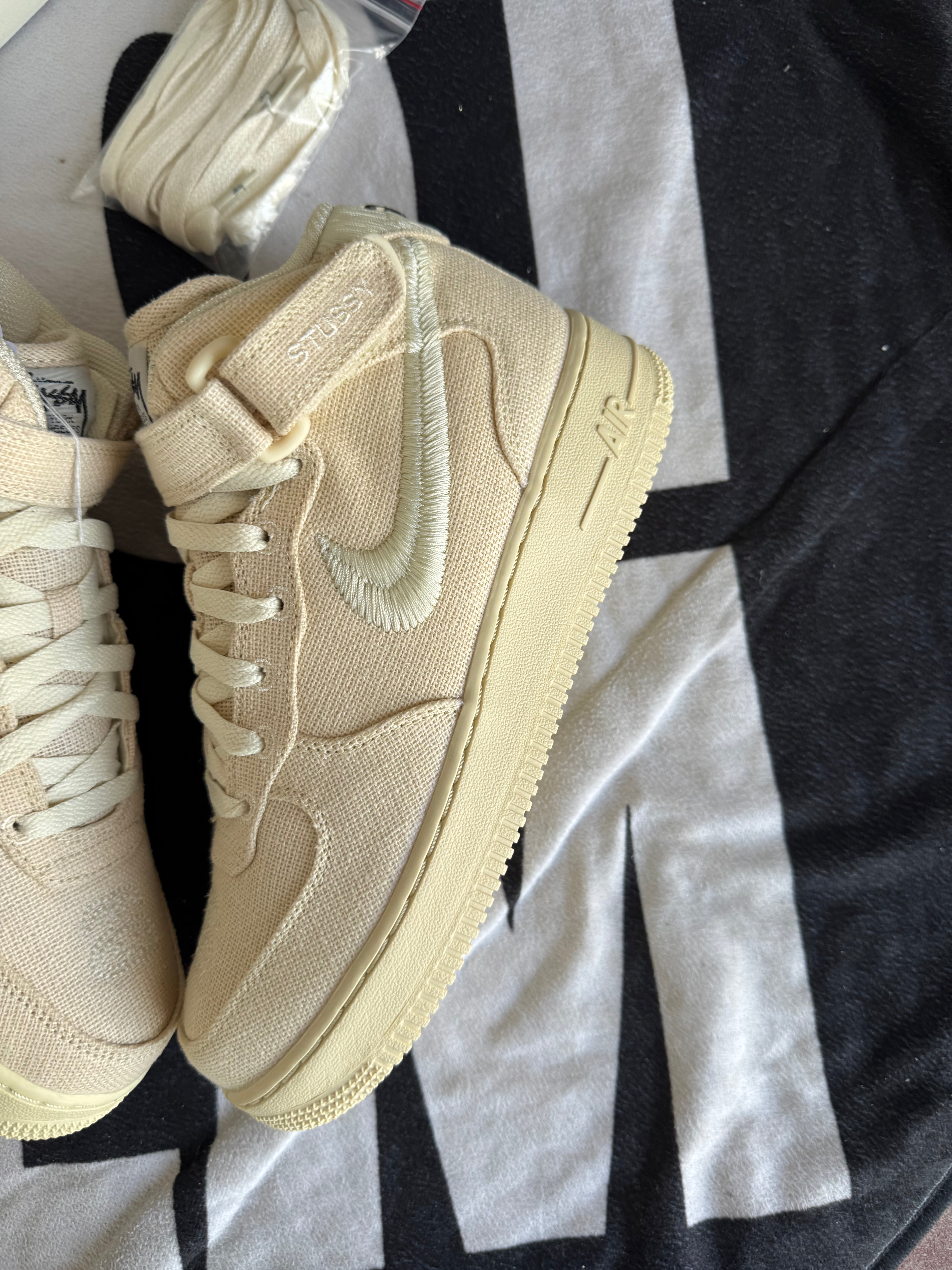Nike Air Force 1 Mid Stussy Fossil (Taille 40)